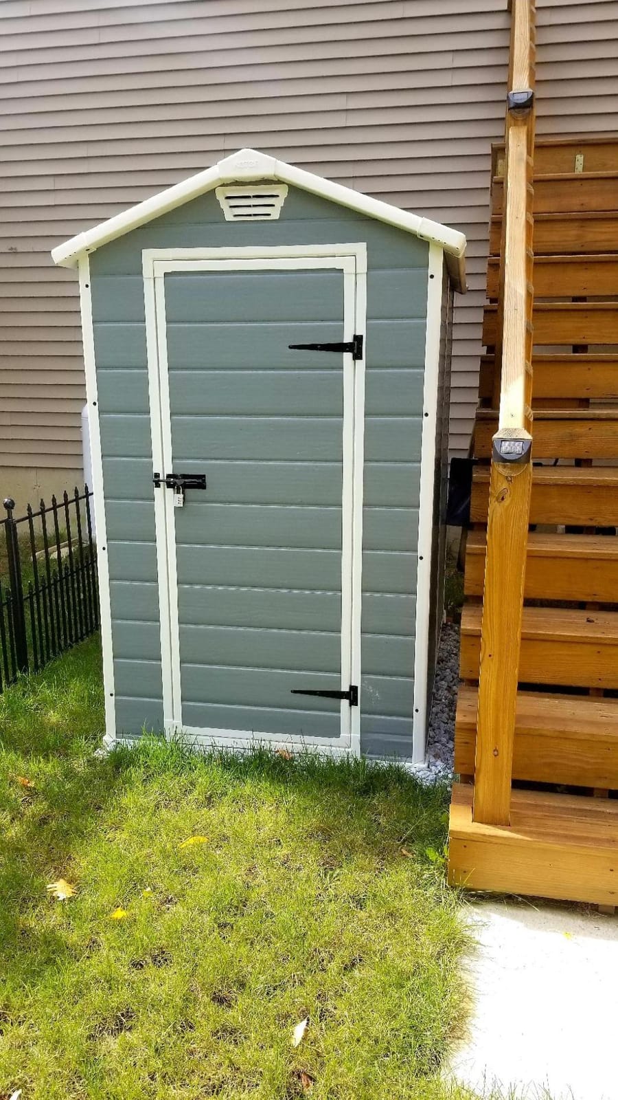 Keter Manor 4x6 Resin Outdoor Storage Shed Kit-Perfect to Store Patio Furniture, Garden Tools Bike Accessories, Beach Chairs and Lawn Mower, Grey & White customer photo 2