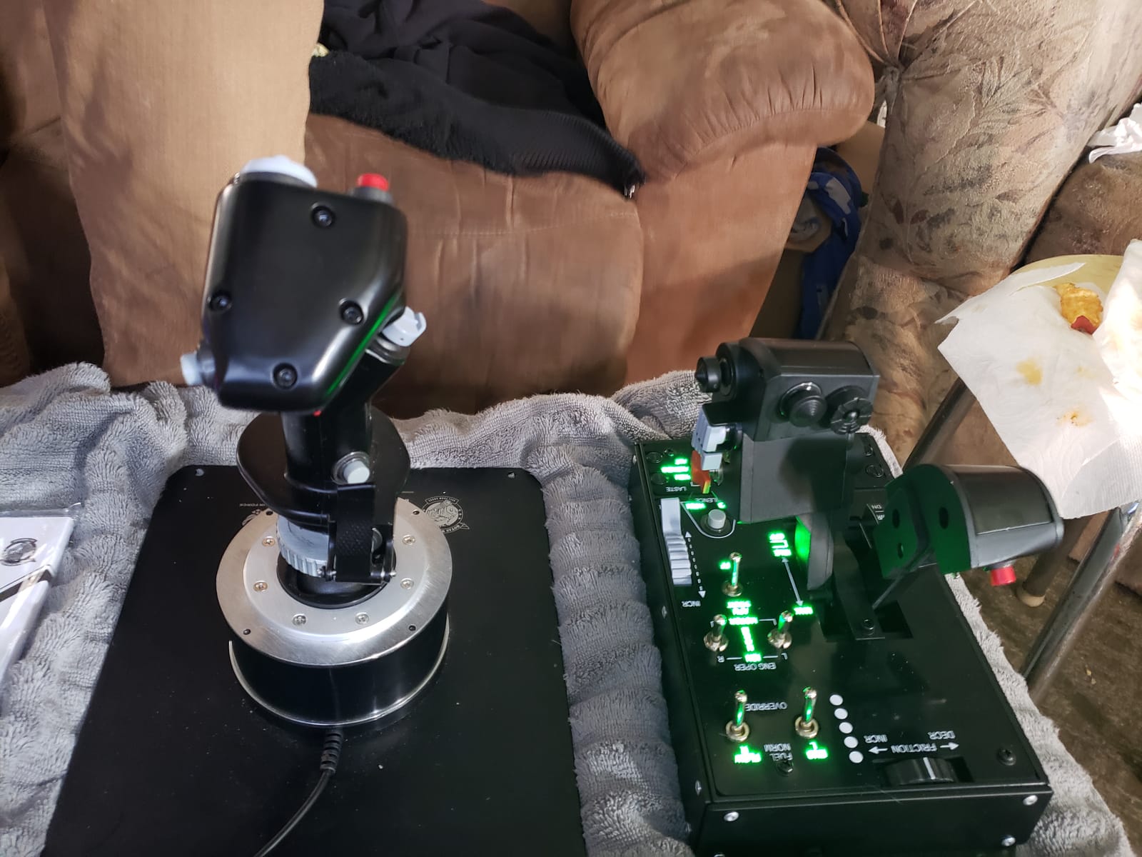 Thrustmaster HOTAS Warthog A-10C replica metal flight stick - PC | Hall-Effect 16-bit, detachable handle, 19 buttons, 3 hat switches, dual trigger, 6+ lb weighted base, T.A.R.G.E.T software customer photo 1