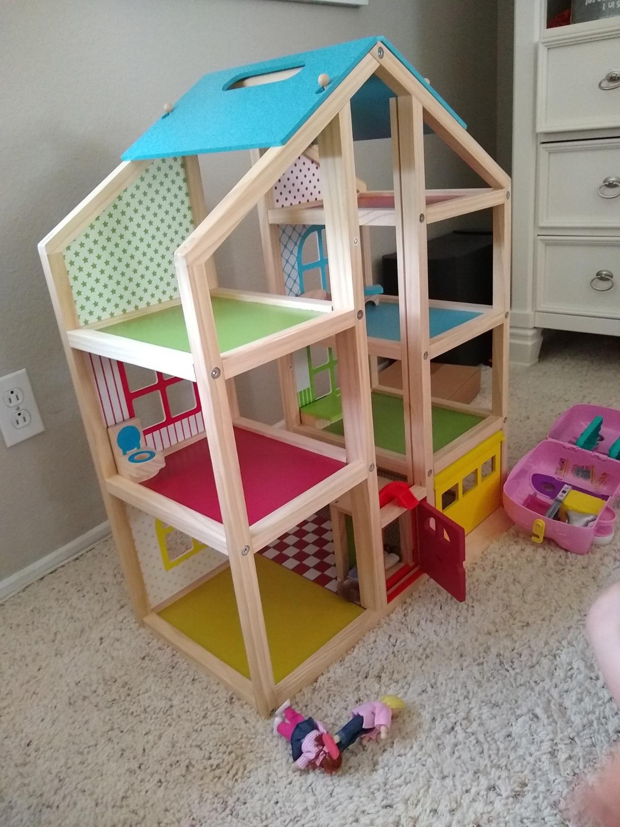 Melissa & Doug Wooden Hi-Rise Dollhouse with 15 Furniture Pieces, Garage, Working Elevator Preschool Dollhouse for Kids Ages 3+ customer photo 2