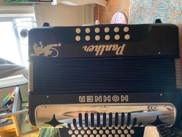 HOHNER Accordion, 12 x 7.5 (3100FB) customer photo 1
