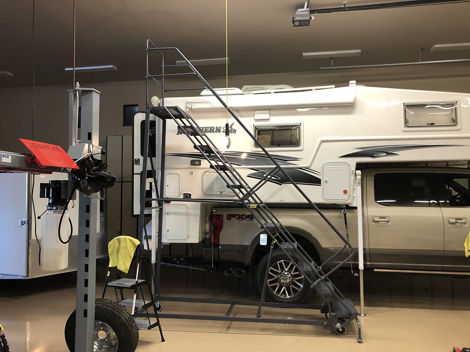 Tri-Arc KDHS107246 7-Step Heavy-Duty Safety Angle Steel Rolling Industrial & Warehouse Ladder with Perforated Tread customer photo 1