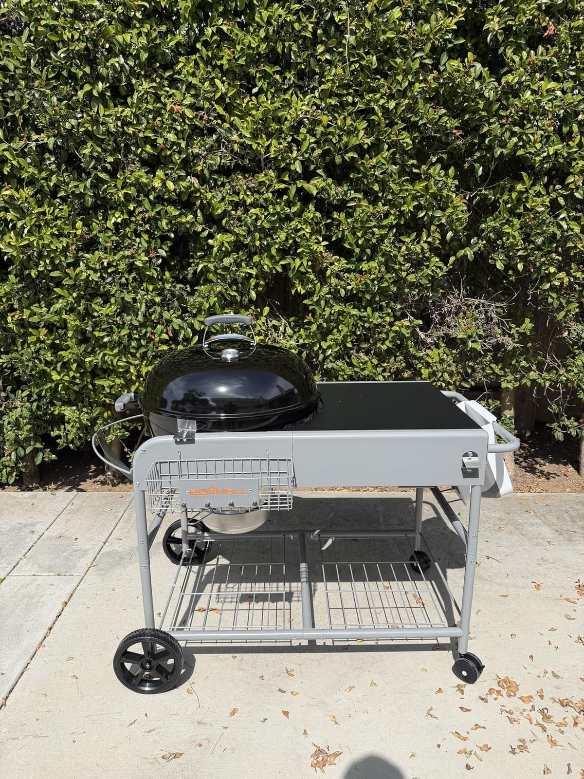 Weber Original Kettle Premium Charcoal Grill, 22-Inch, Black | Outdoor BBQ Grill with Built-In Thermometer, Heat Control Dampers & One-Touch Cleaning System customer photo 1