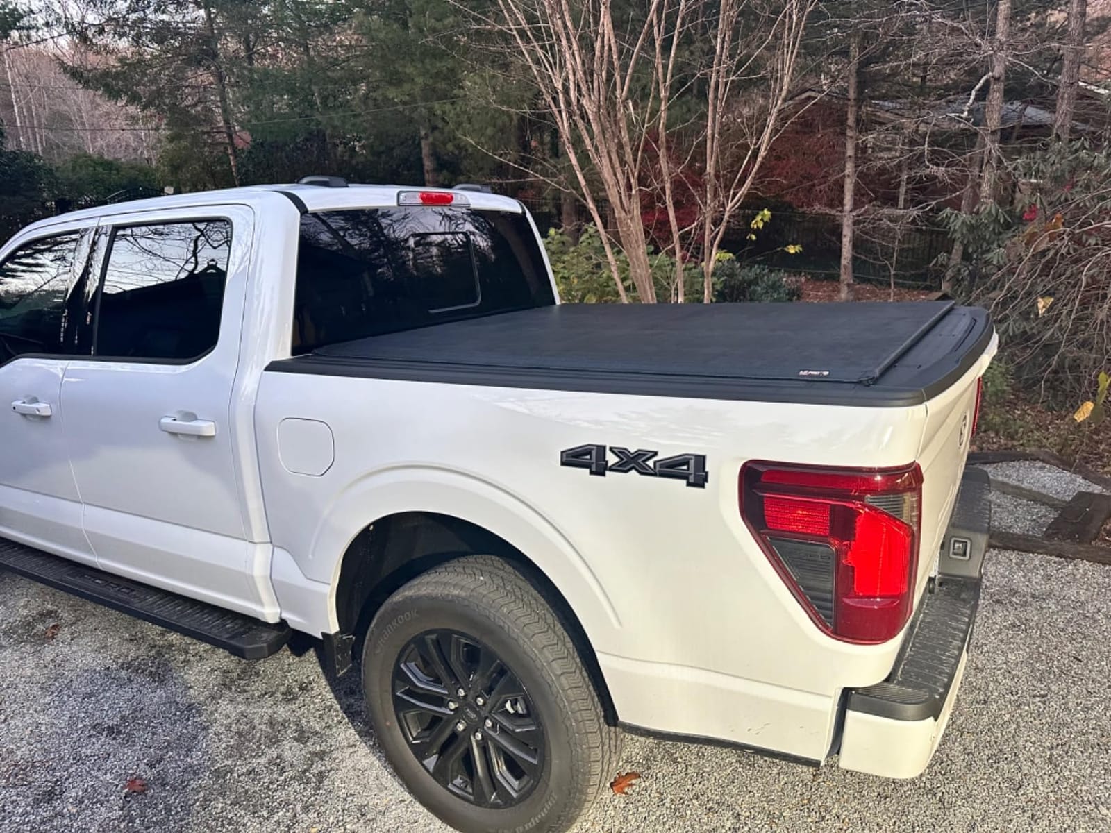RealTruck TruXedo Lo Pro Soft Roll Up Truck Bed Tonneau Cover | 597701 | Fits 2015-2026 Ford F-150 5' 7