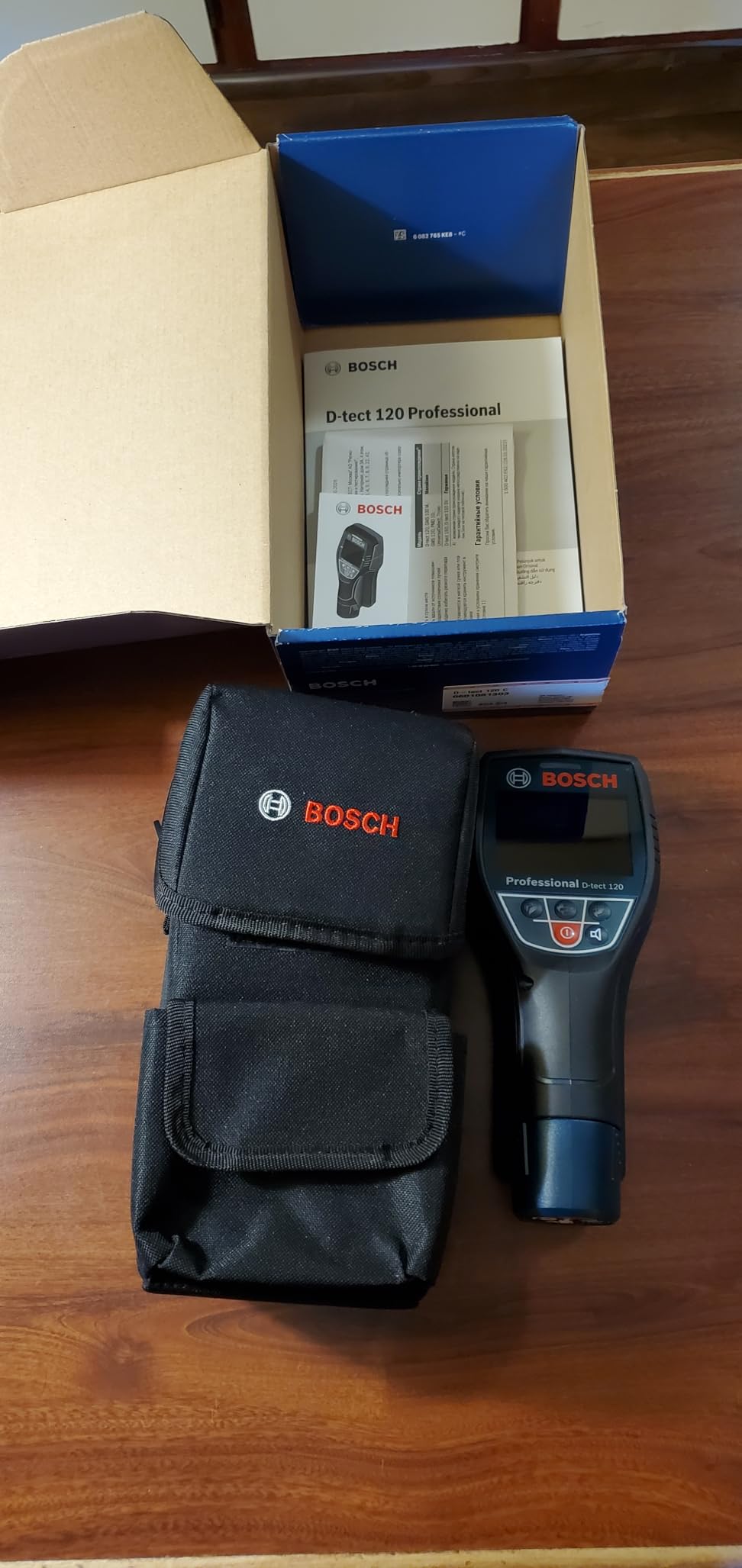 BOSCH D-TECT120 Professional Wall Scanner and Floor Radar, Multi-Material Stud Finder for Wood, Metal, and Live Wire Detection (Includes Battery and Charger) customer photo 1