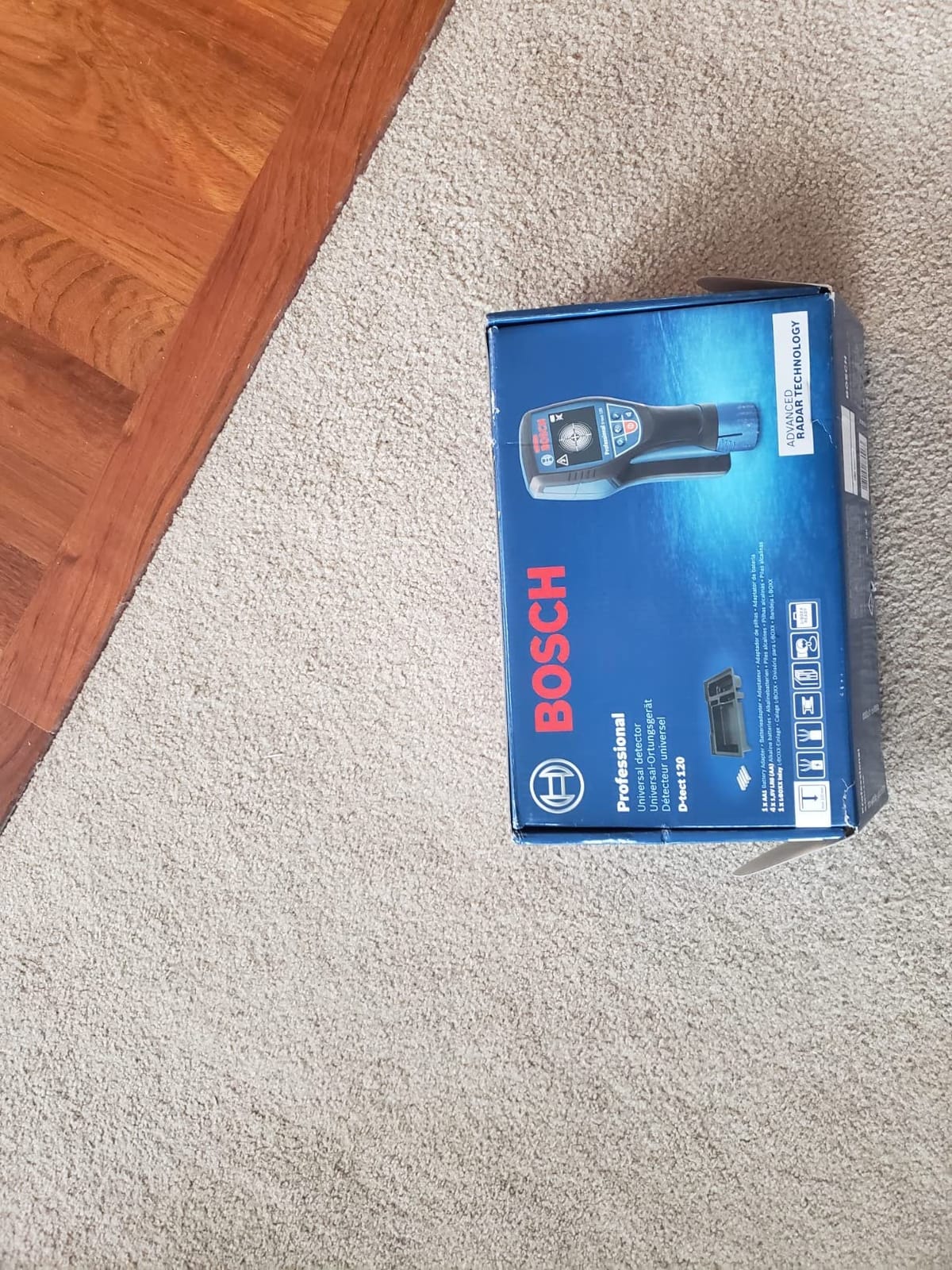 BOSCH D-TECT120 Professional Wall Scanner and Floor Radar, Multi-Material Stud Finder for Wood, Metal, and Live Wire Detection (Includes Battery and Charger) customer photo 2