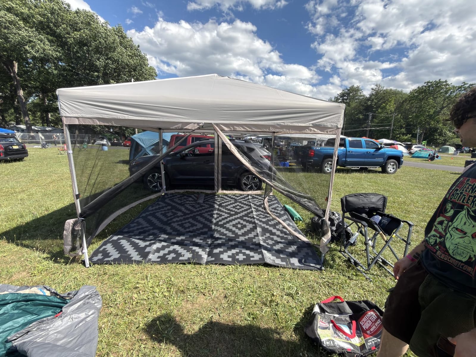 Quictent 10'x10' Pop up Screened Canopy Tent with Mosquito Netting | Portable Easy up Outdoor Screen House Shelter for Patio, Camping and Picnic, Includes Wheeled Carry Bag customer photo 1