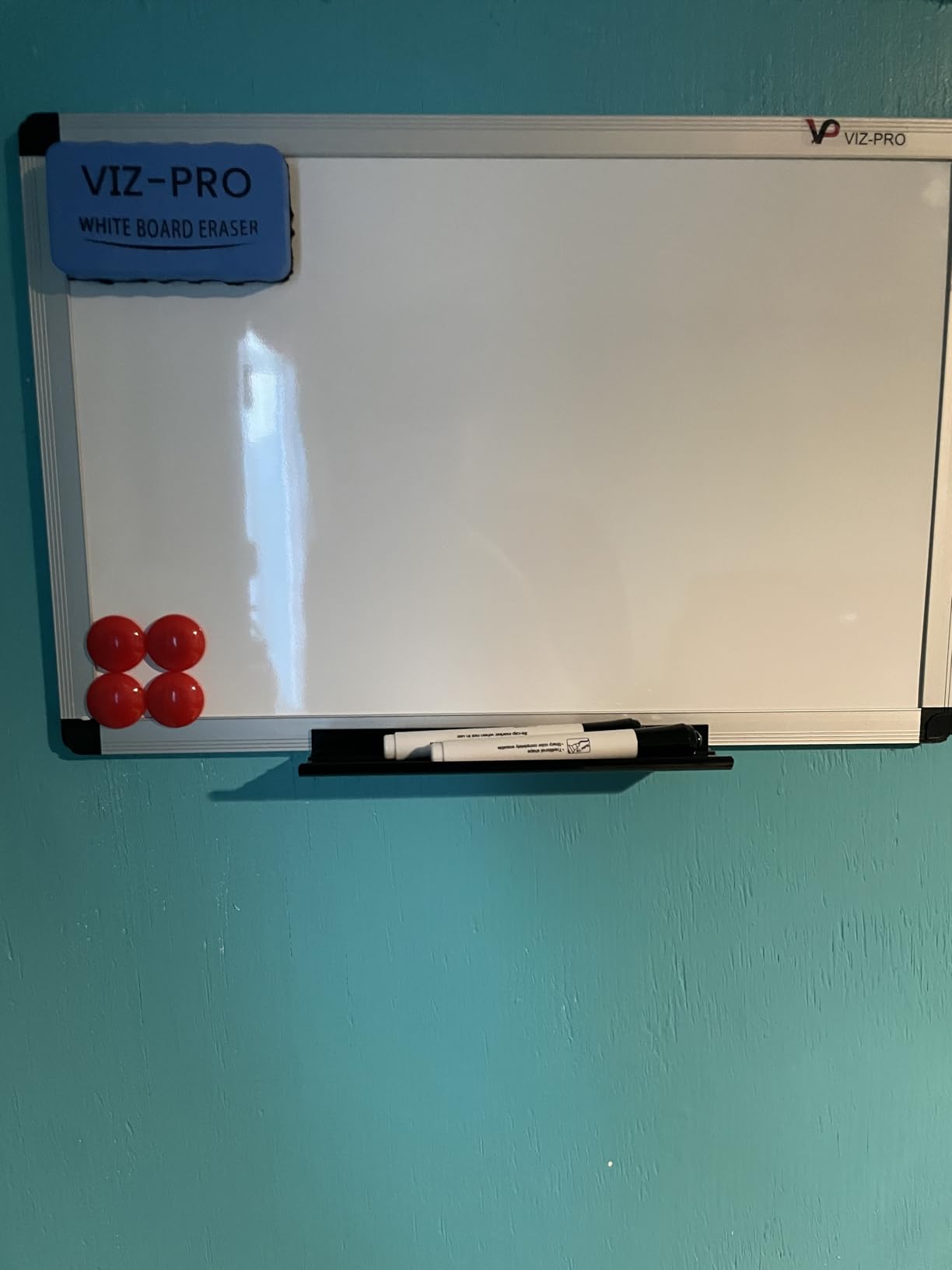 VIZ-PRO Magnetic Dry Erase Board, 36 X 24 Inches, Silver Aluminium Frame customer photo 1