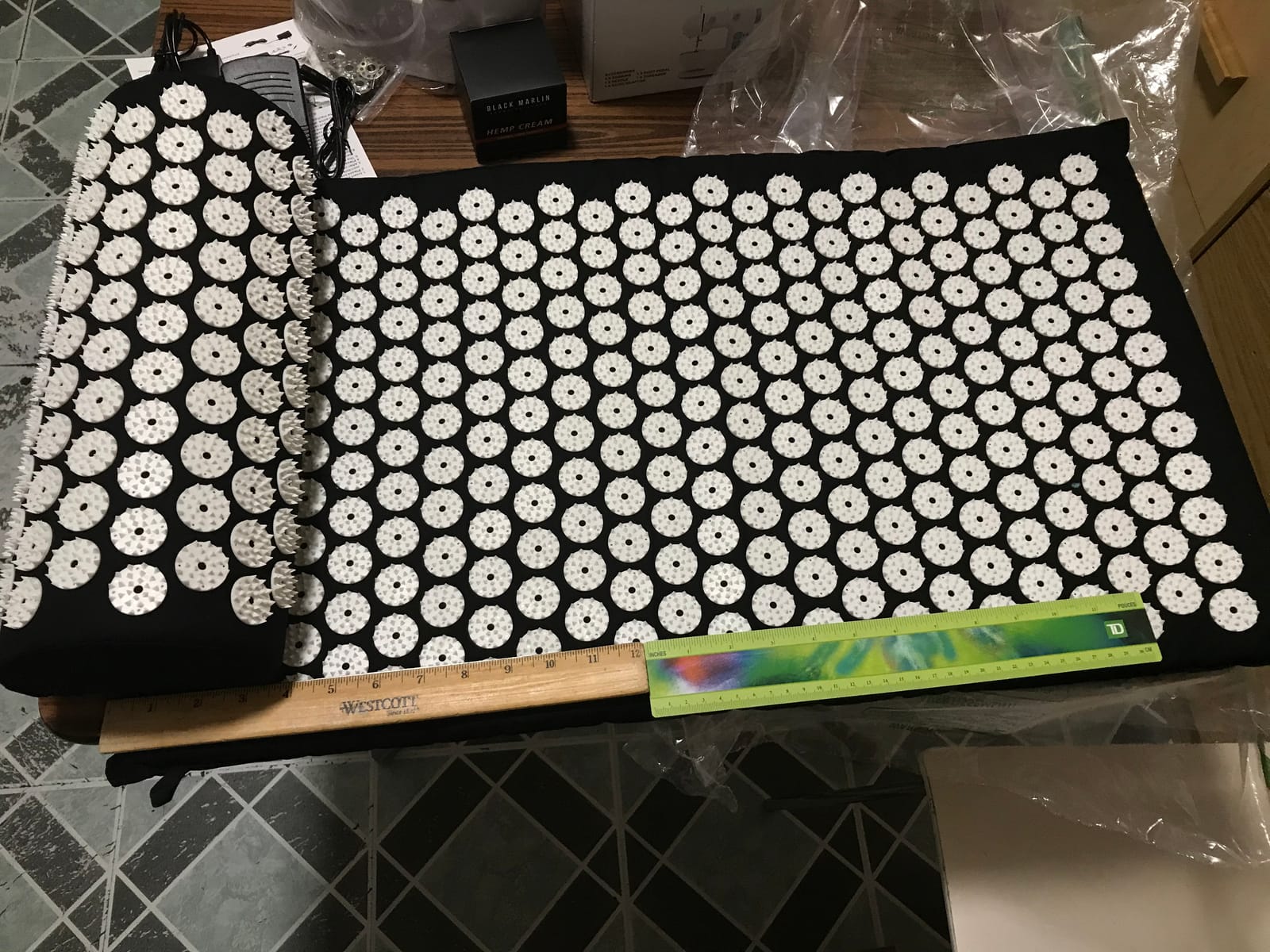 Sivan Acupressure Mat & Pillow Set for Back & Neck (Large, Green/White) | Grounding for stress and pain customer photo 2