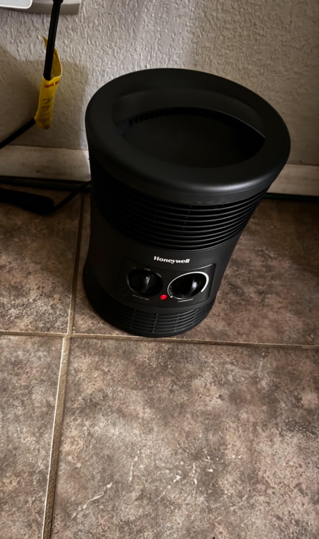 Honeywell HHF360V 360 Degree Surround Fan Forced Heater with Surround Heat Output Charcoal Grey Energy Efficient Portable Heater with Adjustable Thermostat & 2 Heat Settings, Small customer photo 2