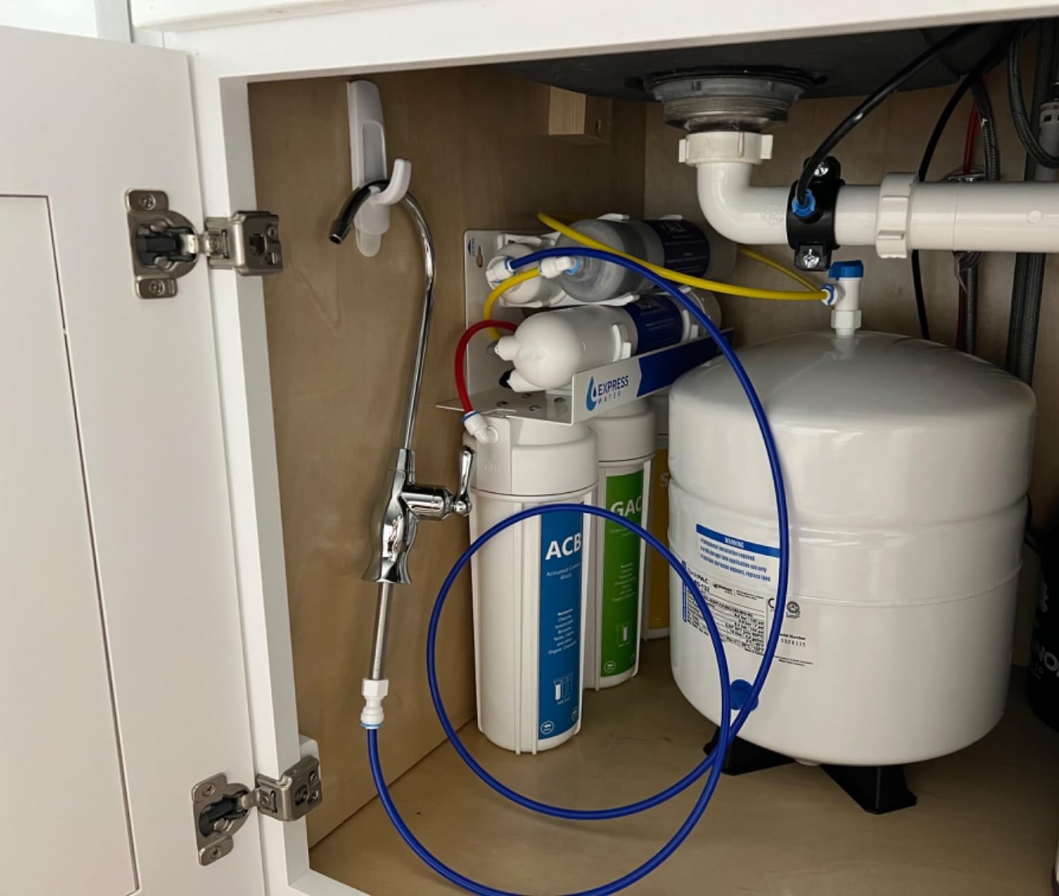 Express Water ROALK10D, 10-Stage Under Sink RO System, Alkaline, 100 GPD | NSF Certified 372, Deluxe Chrome Facuet, Reduces 99% of Impurities, BPA Free, Leak Detection customer photo 2