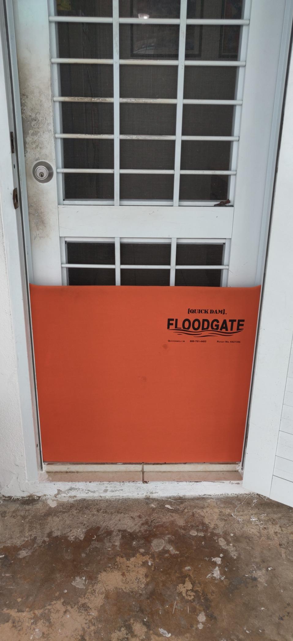 Quick Dam QDFG35 FloodGate, Doorway Flood Guard, 35in-40in Openings, 35