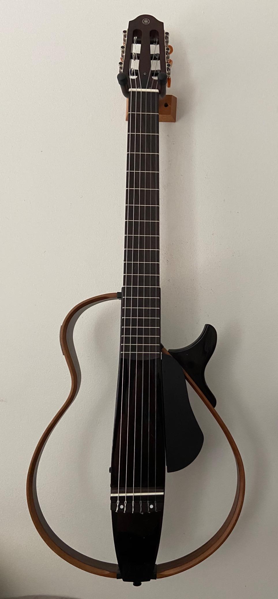 Yamaha SLG200N NT Nylon String Silent Guitar with Hard Gig Bag, Natural customer photo 1
