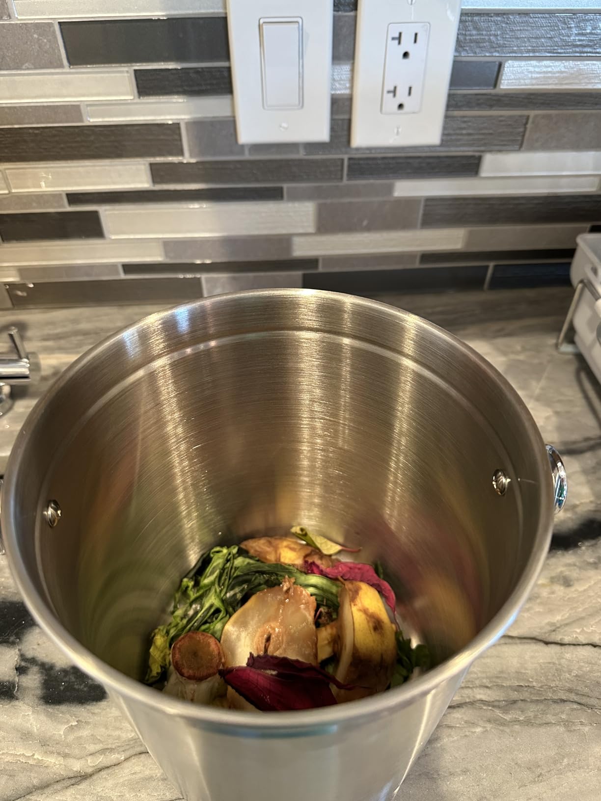 Utopia Kitchen Countertop Compost Bin 1.3 Gallon, Stainless Steel, Silver | Odorless countertop compost bin with charcoal filter, ideal for food scraps and waste customer photo 2