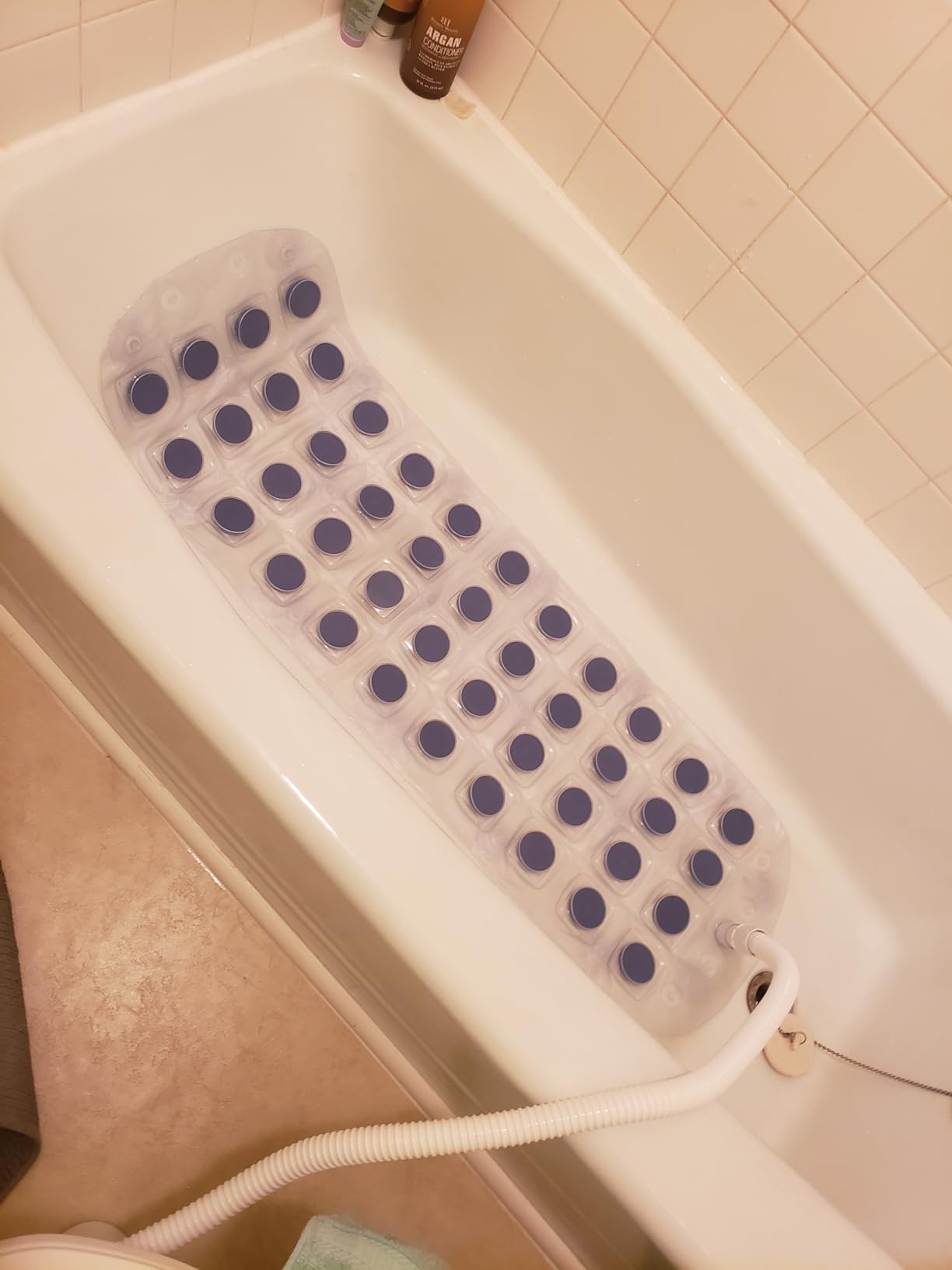 Portable Spa Bubble Bath Massager - Thermal Spa Waterproof Non-slip Mat with Suction Cup Bottom, Motorized Air Pump & Adjustable Bubble Settings - Remote Control Included - Serenelife PHSPAMT22 customer photo 1