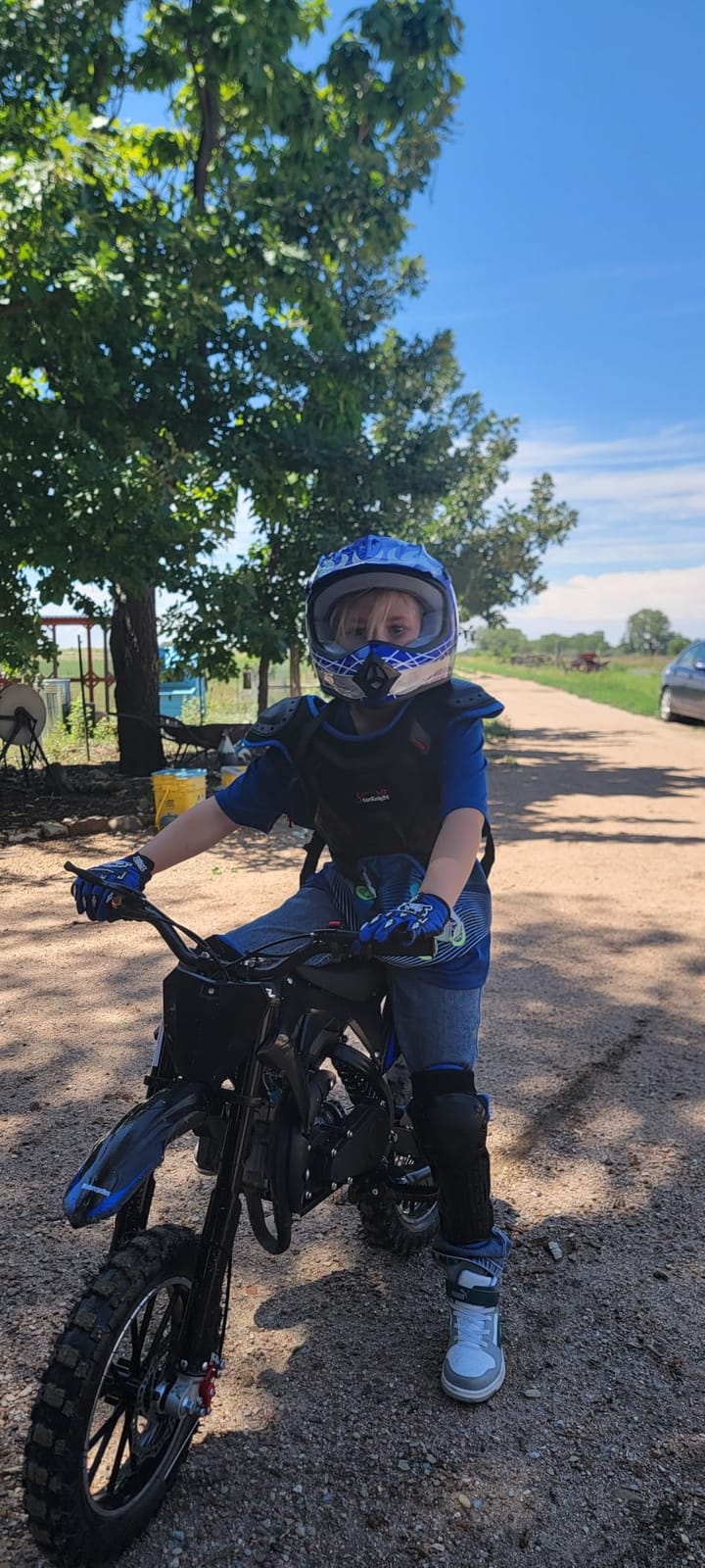 XFMT Youth Dirt Bike Helmet DOT Approved Kids Full Face Motocross Helmets, Motorcycle Riding Gear included Goggles & Gloves, Ultra-Lightweight, For ATV UTV Off-Road customer photo 2