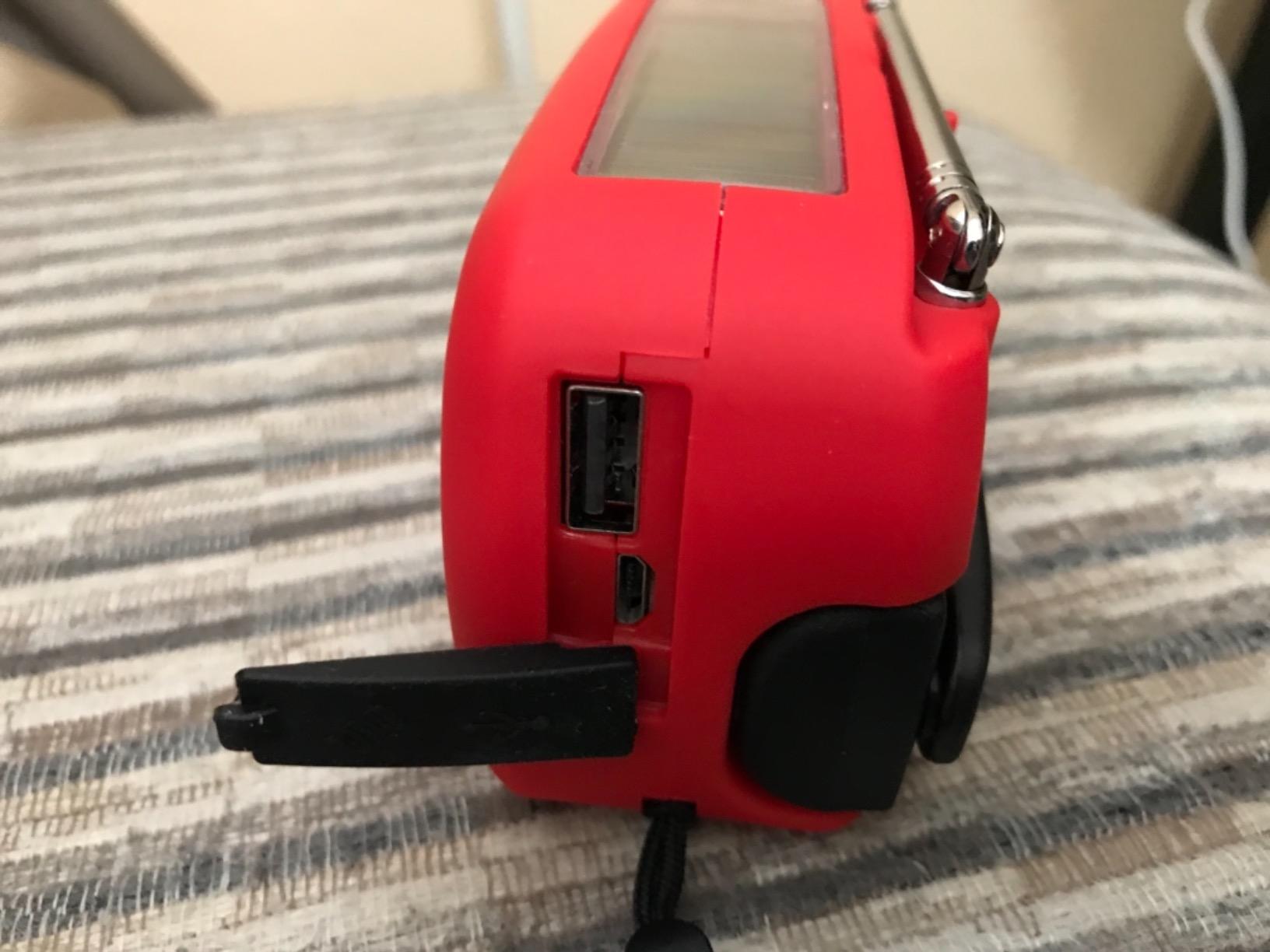 Esky Emergency Hand Crank Radio 7400mWh with 3 LED Flashlight, AM/FM/NOAA Portable Weather Radio with Built-in 2000mAh Battery, Solar Powered Radio for Indoor Outdoor Survival Camping, SOS Alarm customer photo 1