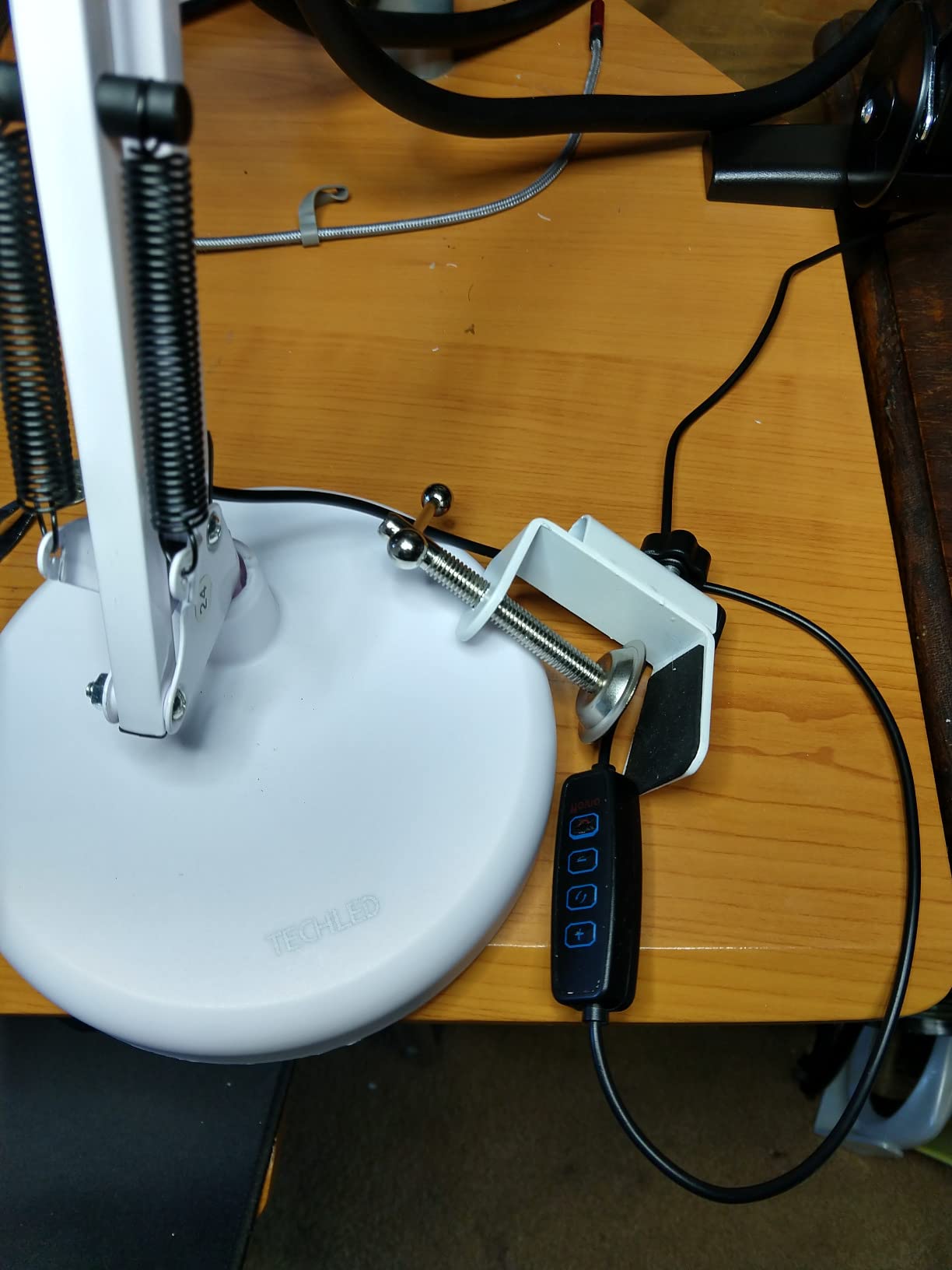 Brightech LightView Pro Magnifying Desk Lamp, 2.25x Light Magnifier with Clamp, Adjustable Magnifying Glass with Light for Crafts, Reading, Close Work - White customer photo 2