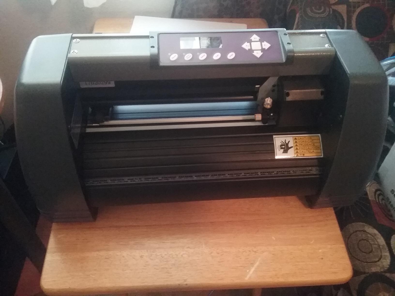 USCutter 14 inch MH Craft Vinyl Cutter Plotter with VinylMaster Cut (Design and Cut) Software customer photo 2