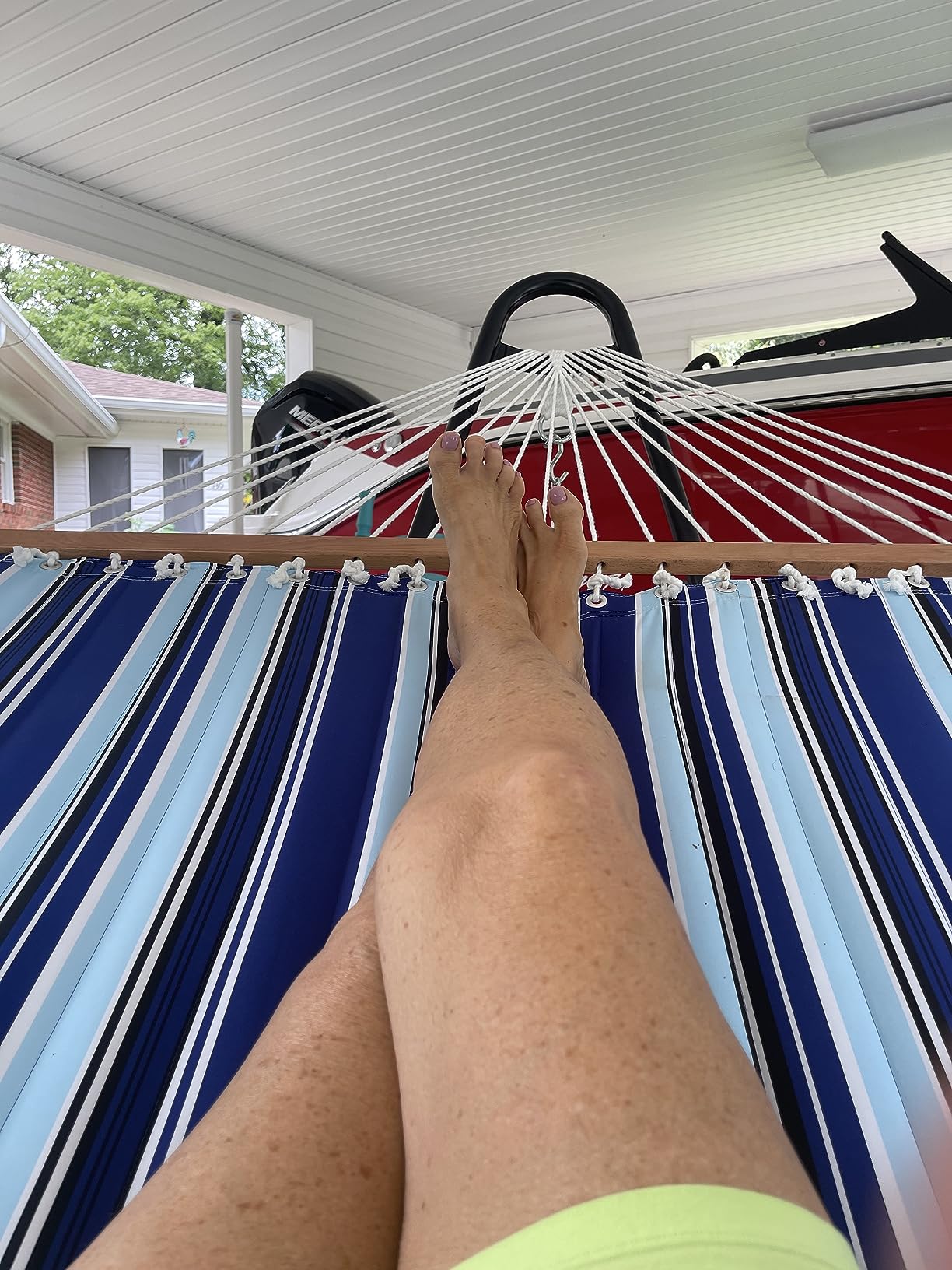 Sunnydaze Quilted Double Hammock with Stand for Outside - 440 lb Capacity Universal Black Steel Stand - UV Resistant, Quick Dry Fabric - Pillow, Chains, and Hardware Included - Catalina Beach customer photo 2