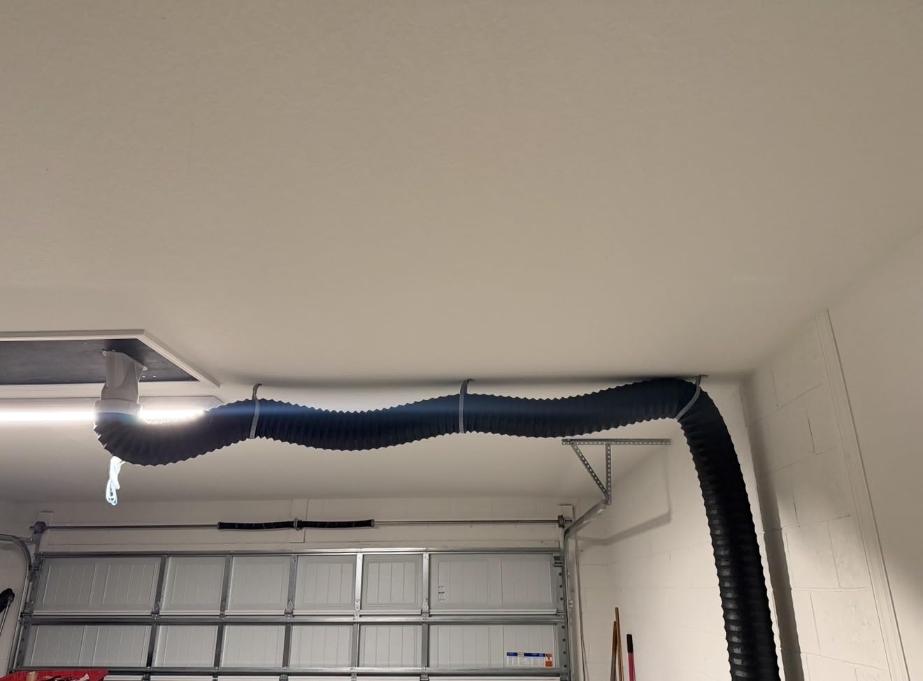 VIVOSUN 4 Inch Flex Aluminum Ducting, 25 Ft Air Duct with 2 Clamps, Silver | High-Temp Aluminum Duct, Adjustable Length & Shape for Easy Mounting, Compatible with Dryers & Inline Duct Fans customer photo 1