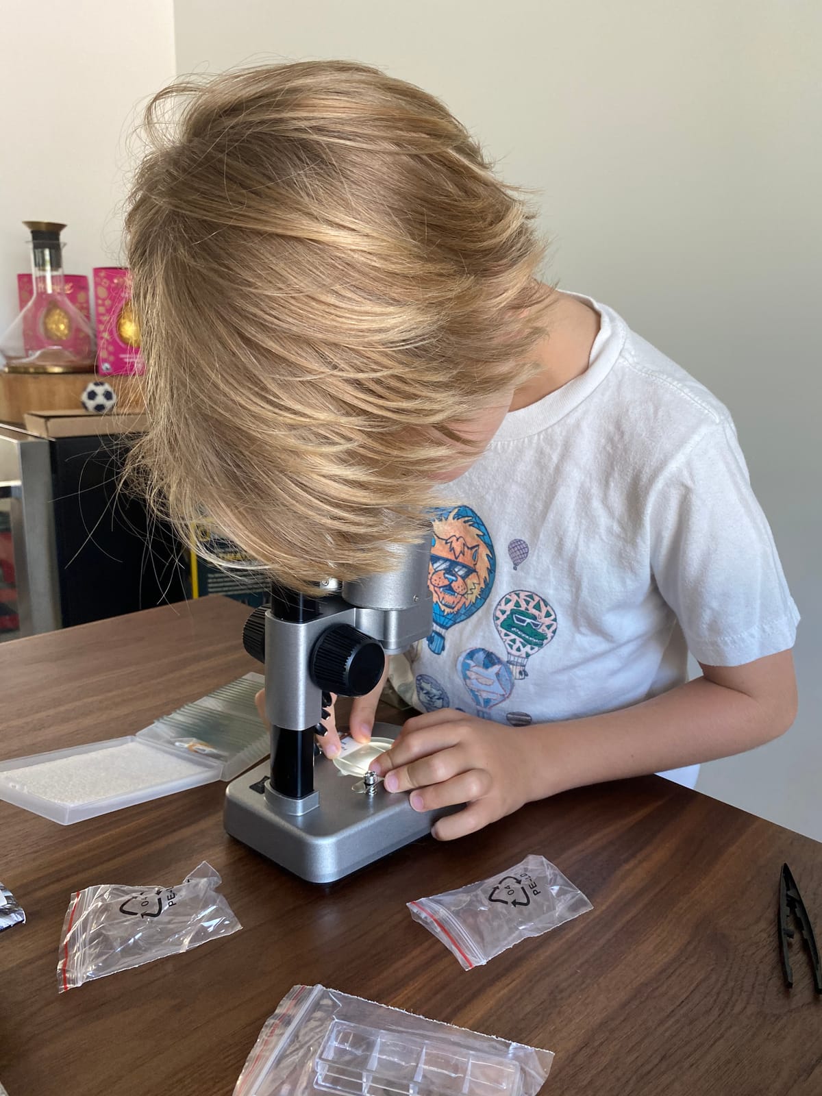 National Geographic Dual LED Kids Microscope - 50+ pc Science Kit with 10 Prepared Slides & 10 DIY Blank Slides, Biology Experiment Activity, Microscope Kit for Kids 8-12 (Amazon Exclusive) | Dual LED Illumination, 10 Prepared Slides, 10 Blank Slides, 50+ Pieces, Biology Experiments, STEM Learning, Birthday Gift customer photo 1