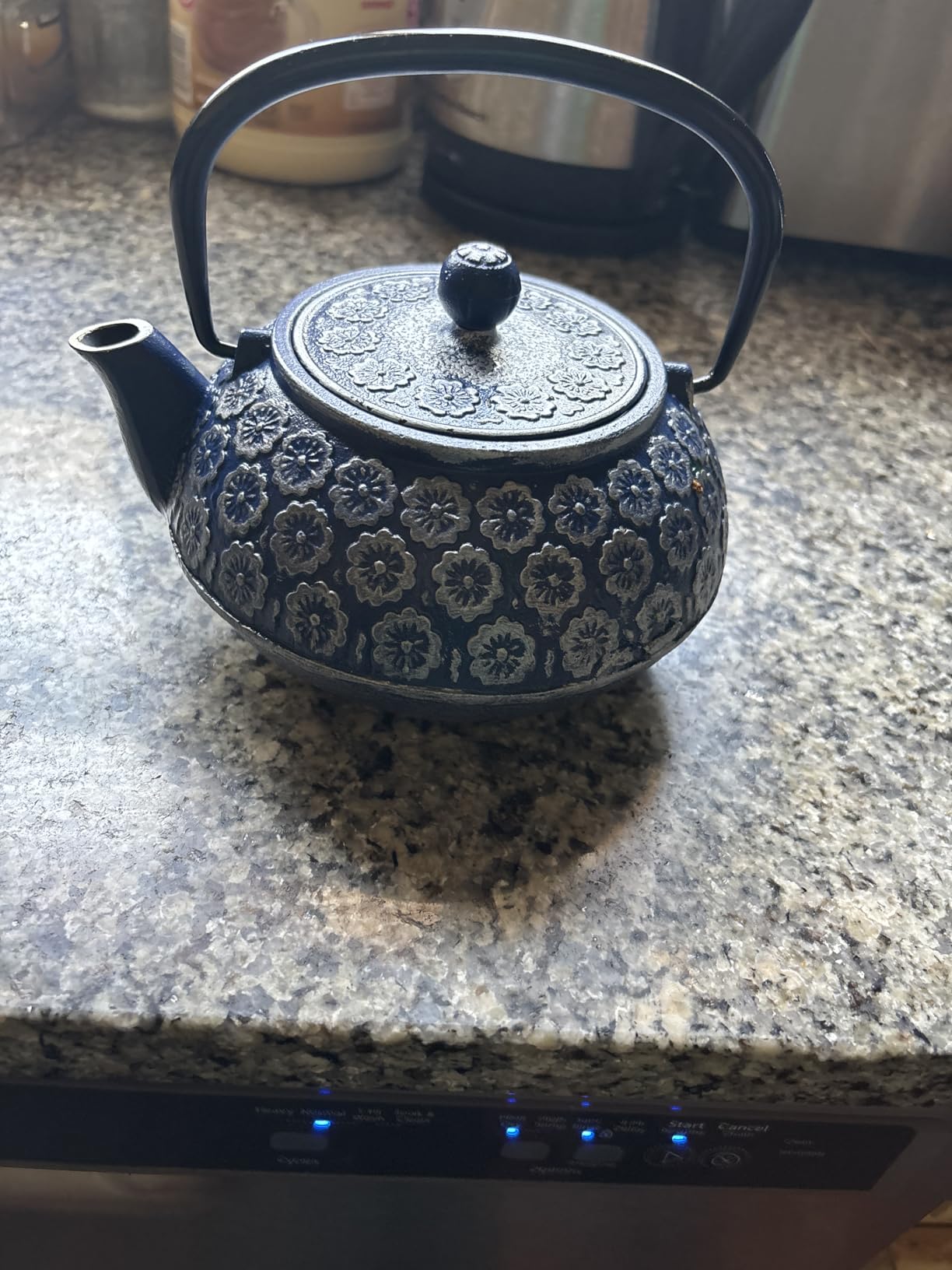 Juvale Japanese Cast Iron Teapot with Infuser & Stovetop Tea Kettle - 34 oz, Blue - Heat Retention, Removable Lid & Fold-Down Handle customer photo 1
