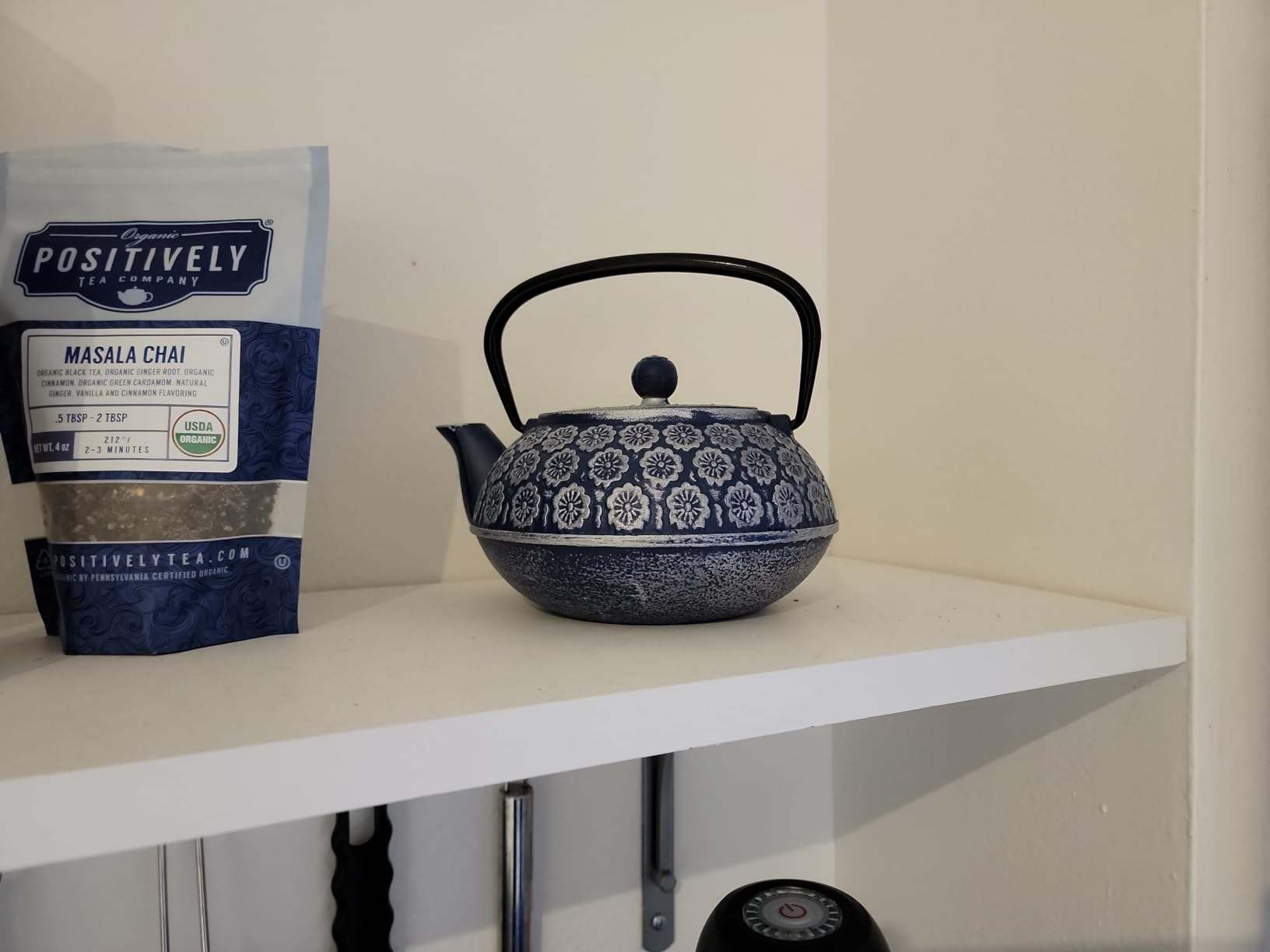 Juvale Japanese Cast Iron Teapot with Infuser & Stovetop Tea Kettle - 34 oz, Blue - Heat Retention, Removable Lid & Fold-Down Handle customer photo 2