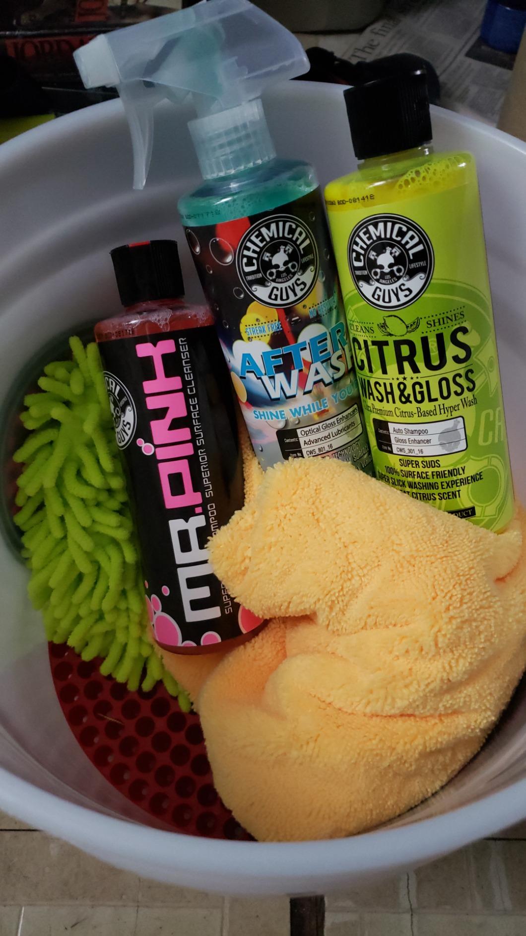 Chemical Guys, 8-Piece Car Wash Kit, Soap, Bucket, Cleaners, Mitt & Towels | Soap, wash bucket and three care chemicals with accessories for interior and exterior cleaning, full kit customer photo 2
