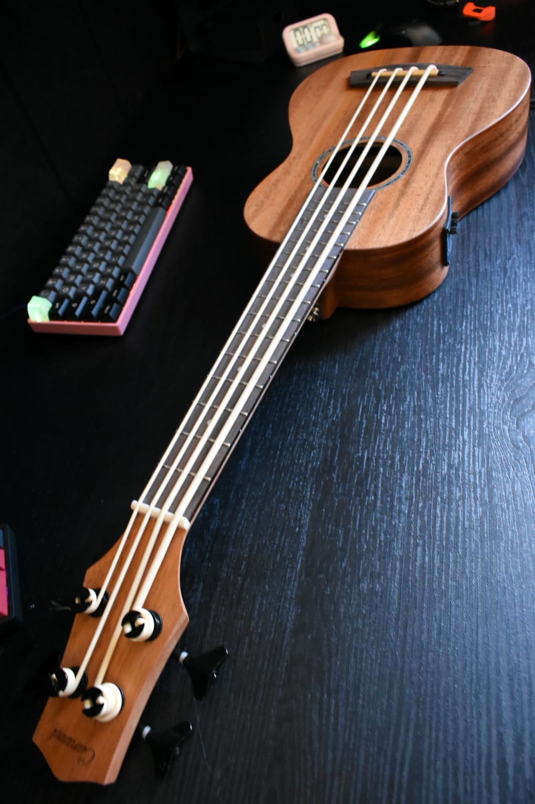 Caramel CUB402 Electric 30inch All Solid Wood Mahogany Ukulele Bass | Tuned as E-A-D-G customer photo 2