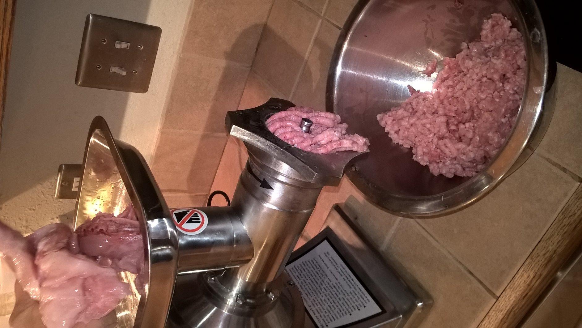 Barton Commercial #12 Electric Meat Grinder, 1100W Stainless Steel Meat Mincer & Sausage Stuffer with Stainless Steel Cutting Blade for Beef, Pork, Venison, Chicken & Home or Commercial Use customer photo 2