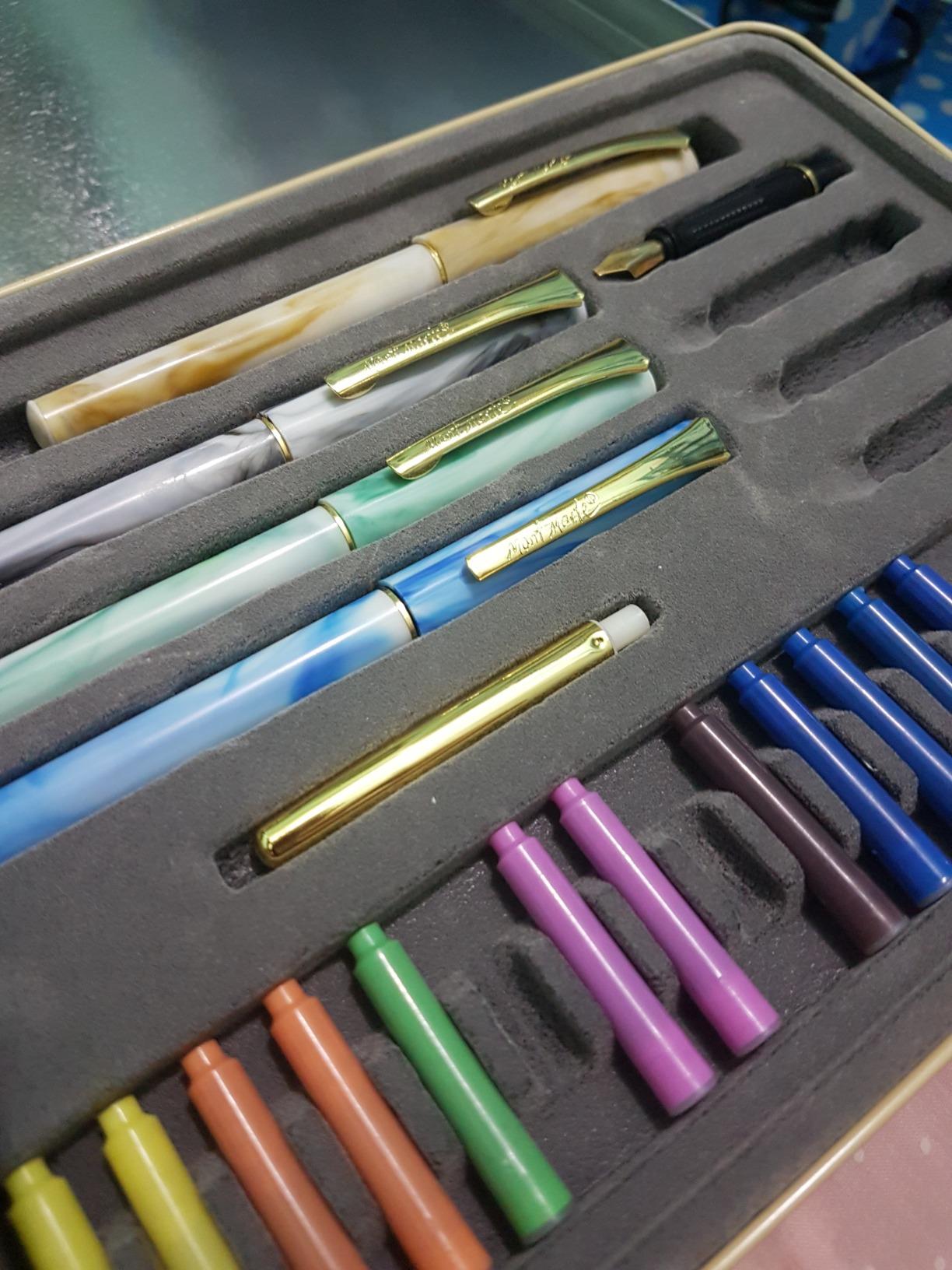 Mont Marte Calligraphy Set, 32 Piece - Includes Calligraphy Pens, Nibs, Ink Cartridges, Introduction Booklet and Exercise Booklet customer photo 1