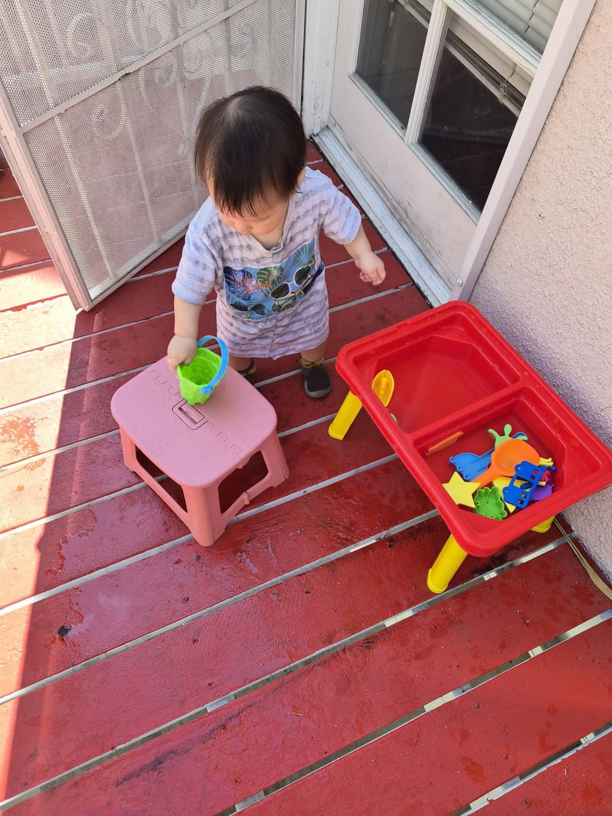 Kidoozie Sand 'n Splash Activity Table, Dual Sensory Bins with Cover, Stand-Up Height, Ages 2+ customer photo 2