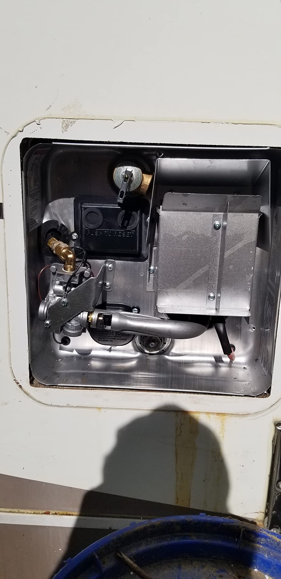Suburban Advantage RV Tank Water Heater SW10DE - 10 Gallon Porcelain Lined Steel Tank with Direct Spark Ignition (DSI) and Incoloy Electric Element (5243A) customer photo 1