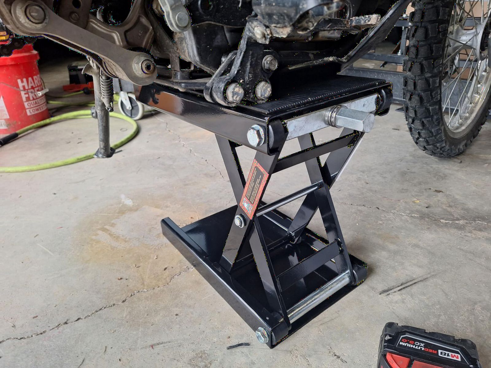 VIVOHOME 1100 LBS Motorcycle Lift Scissor Jack, Wide Deck Hoist Stand, Red | Height Adjustable Center Stand with Crank, Steel Lift for Cruiser, Dirt Bike, ATV customer photo 1