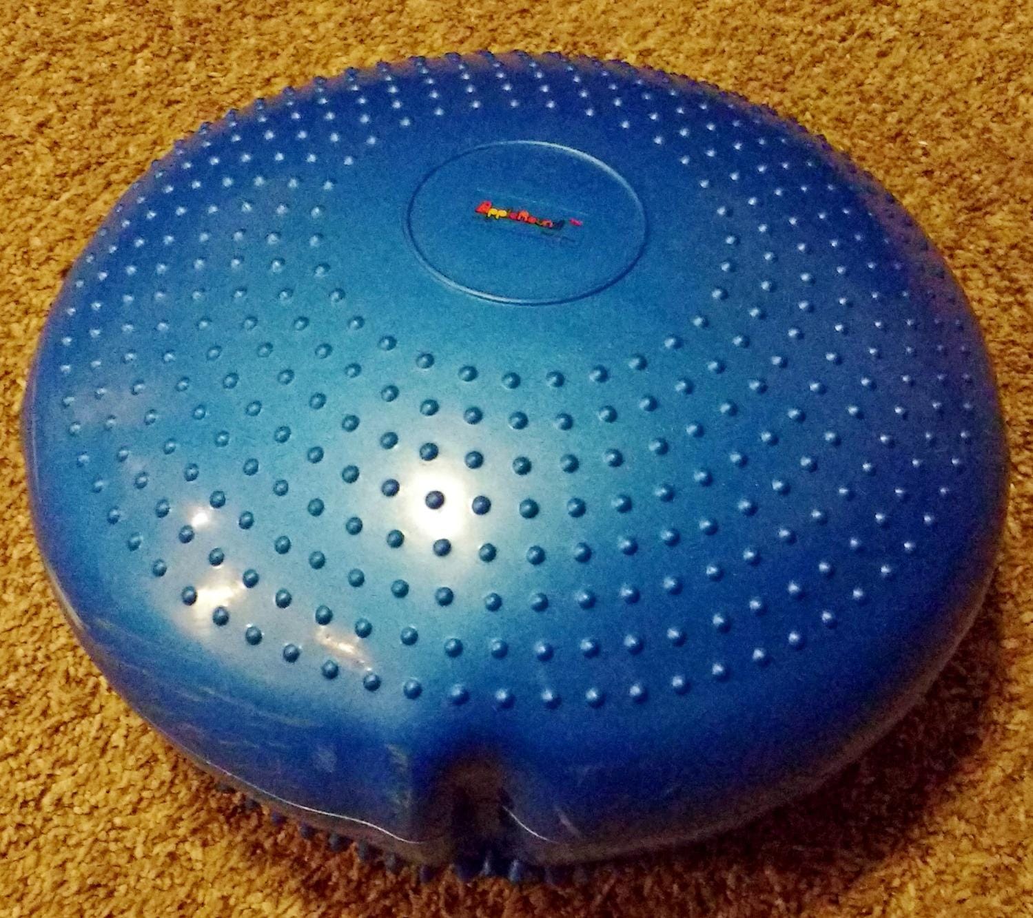 AppleRound Inflated Wobble Cushion with Hand Pump, Air Stability Board (Extra Thick), Core Balance Disc for Adults, Sensory Wiggle Seat for Kids, Flexible Seating for All Age, 13.5in / 34cm Diameter customer photo 2