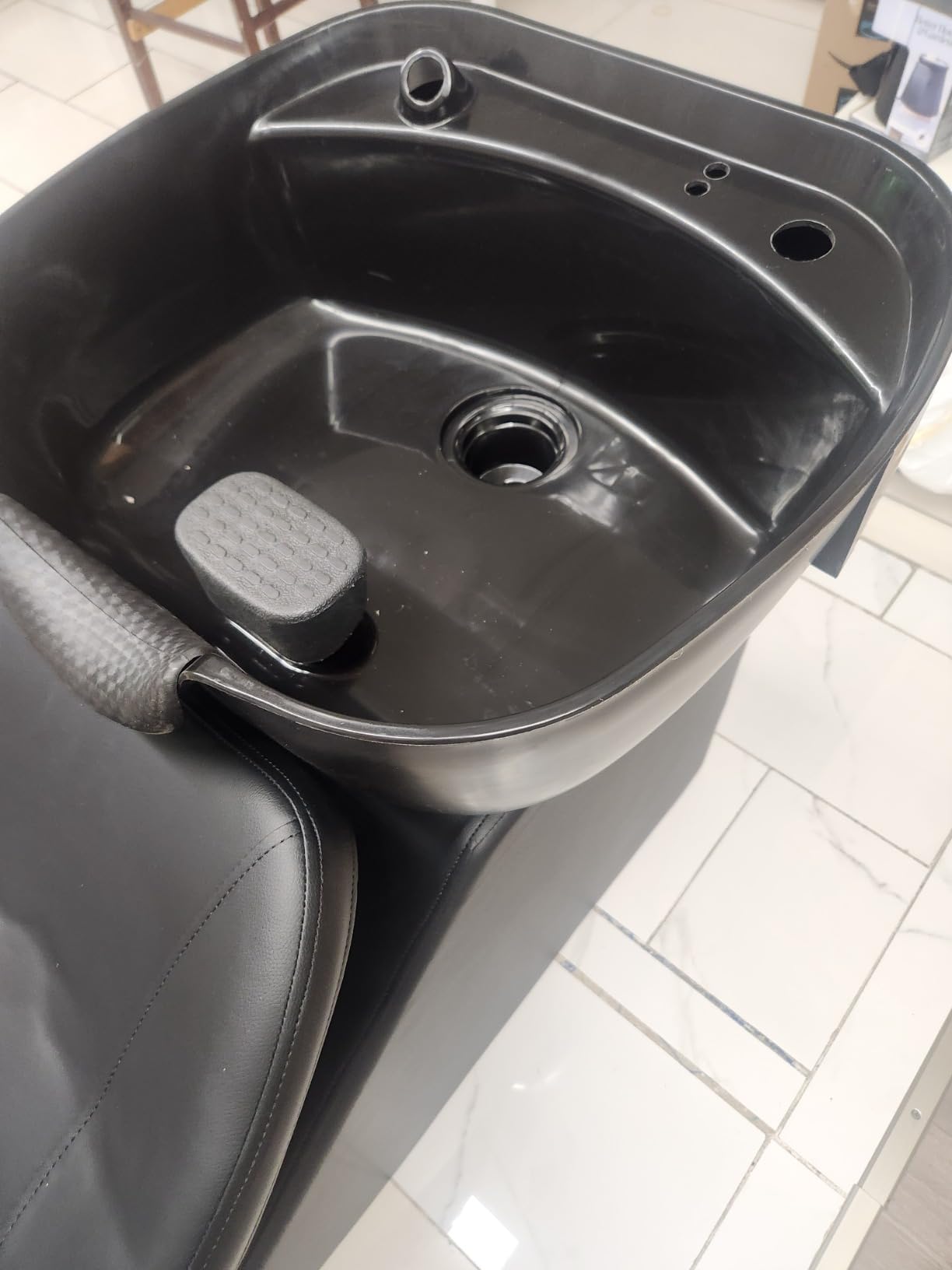 Ainfox Shampoo Barber Backwash Chair, ABS Plastic Shampoo Bowl Sink Chair for Spa Beauty Salon (Black) customer photo 1