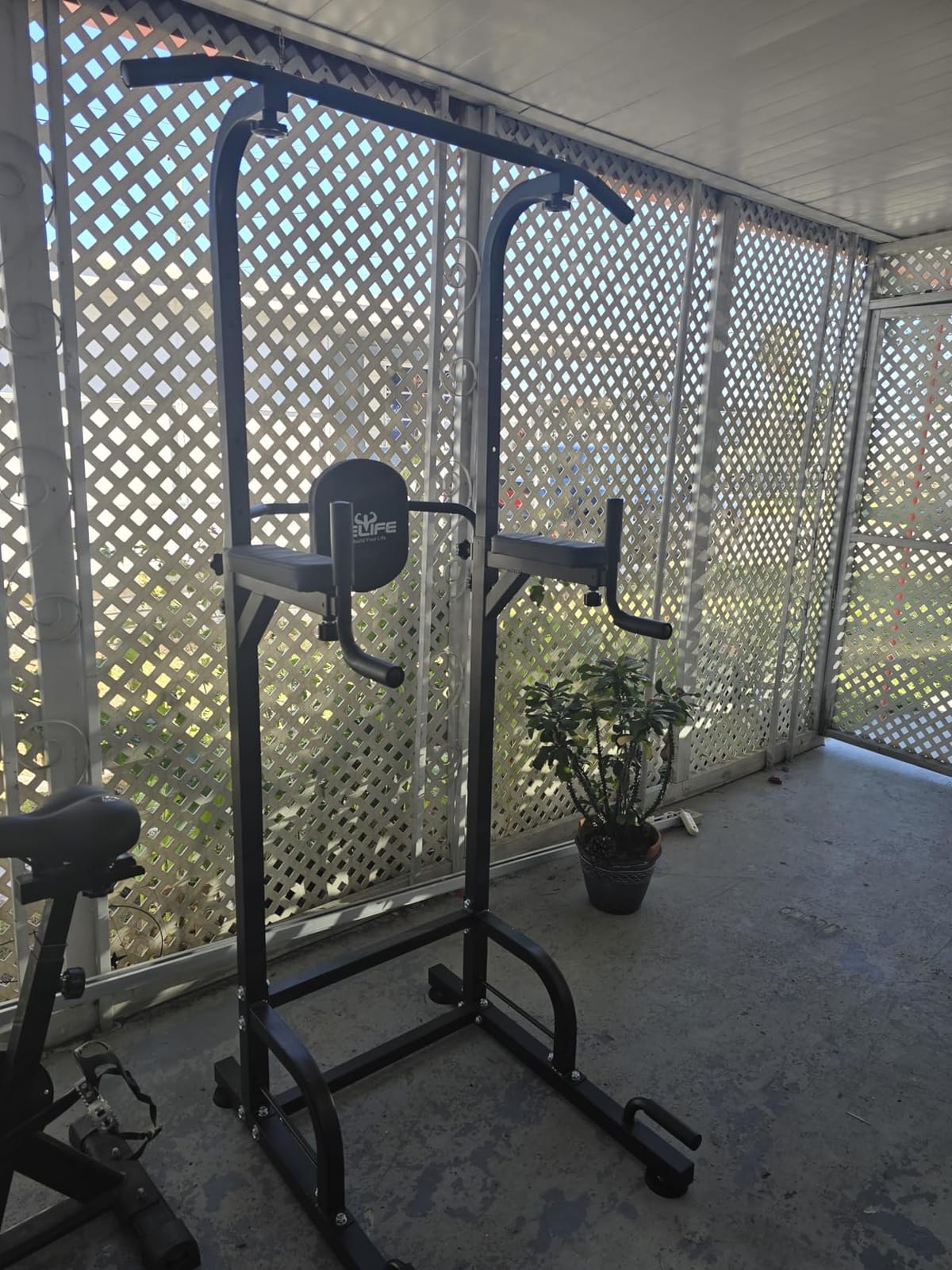 RELIFE REBUILD YOUR LIFE Power Tower Pull Up Bar Station Workout Dip Station for Home Gym Strength Training Fitness Equipment customer photo 1