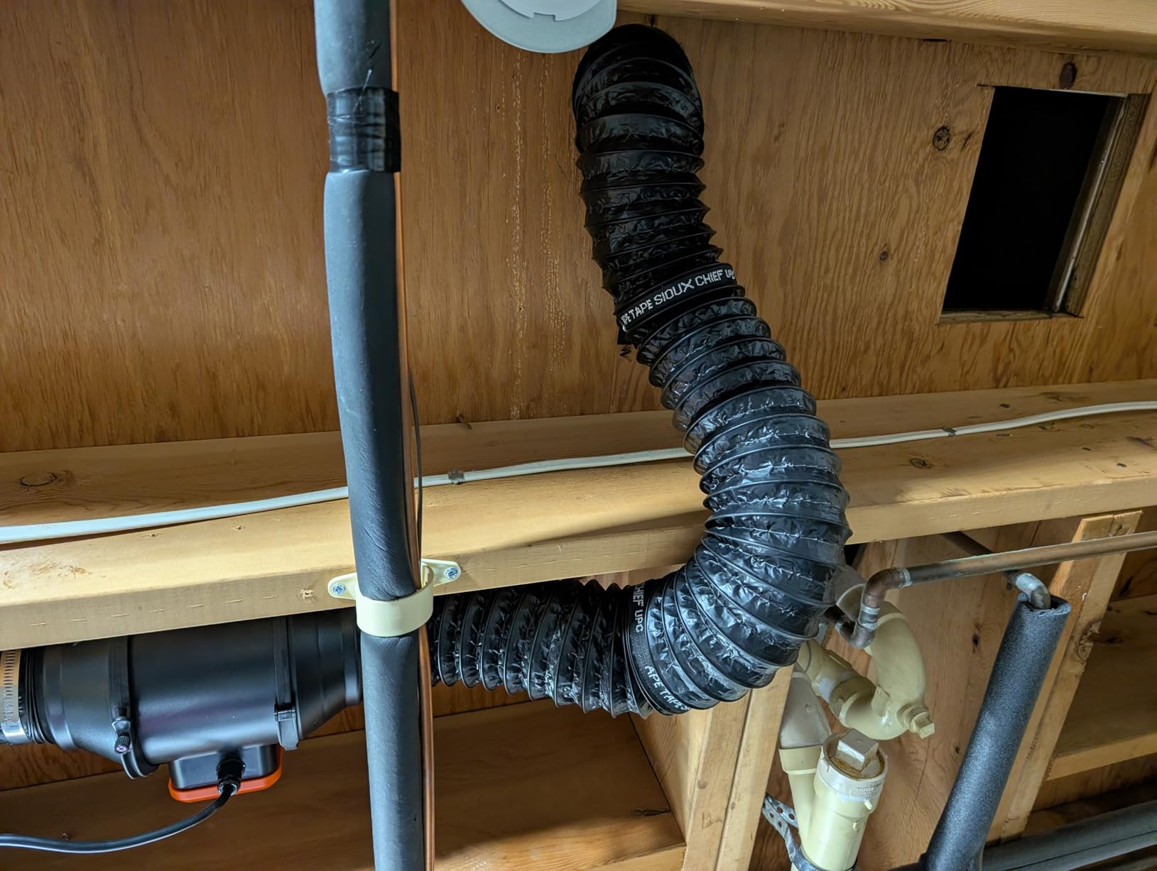 AC Infinity Flexible 4-Inch Aluminum Ducting, 25-Feet Long | Heavy-Duty 4-Layer Protection, Steel-Wire Spiral Structure, Flexible & Extendable, for Heating Cooling Ventilation & Exhaust customer photo 2