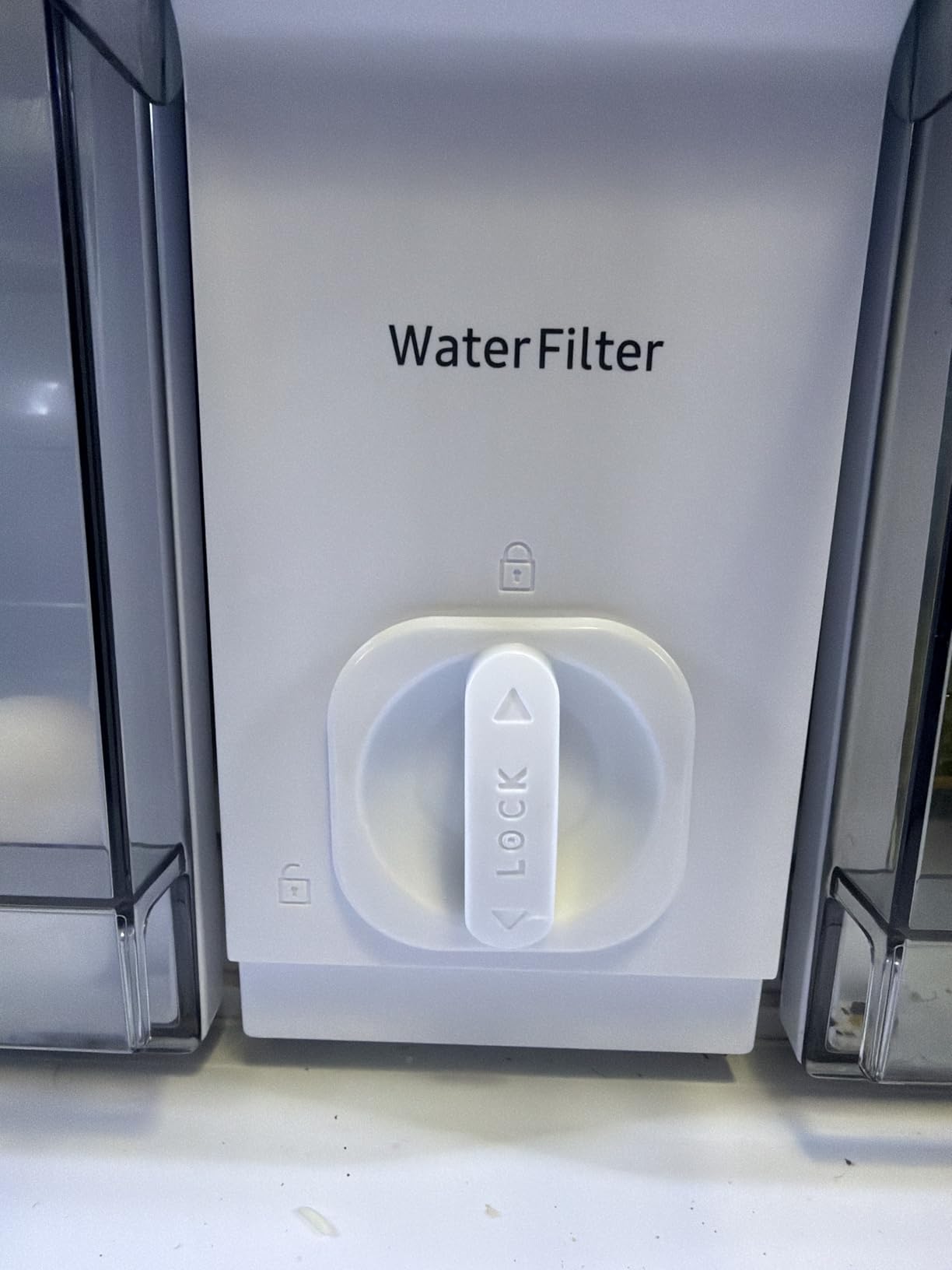 Samsung HAF-QIN/EXP Genuine Refrigerator Water Filter, Reduces 99% of Harmful Contaminants for Clean, Clear Drinking Water, 6-Month Life, Easy Install, Pack of 1 customer photo 1