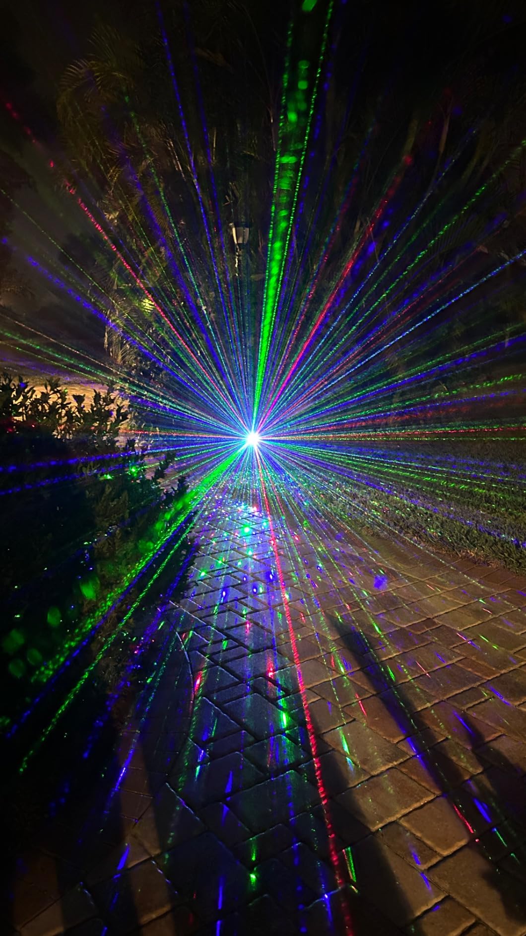 Poeland Christmas Laser Projector Lights Waterproof Outdoor Garden Decorative Lighting with Security Lock 3 Color Red Green Blue customer photo 2