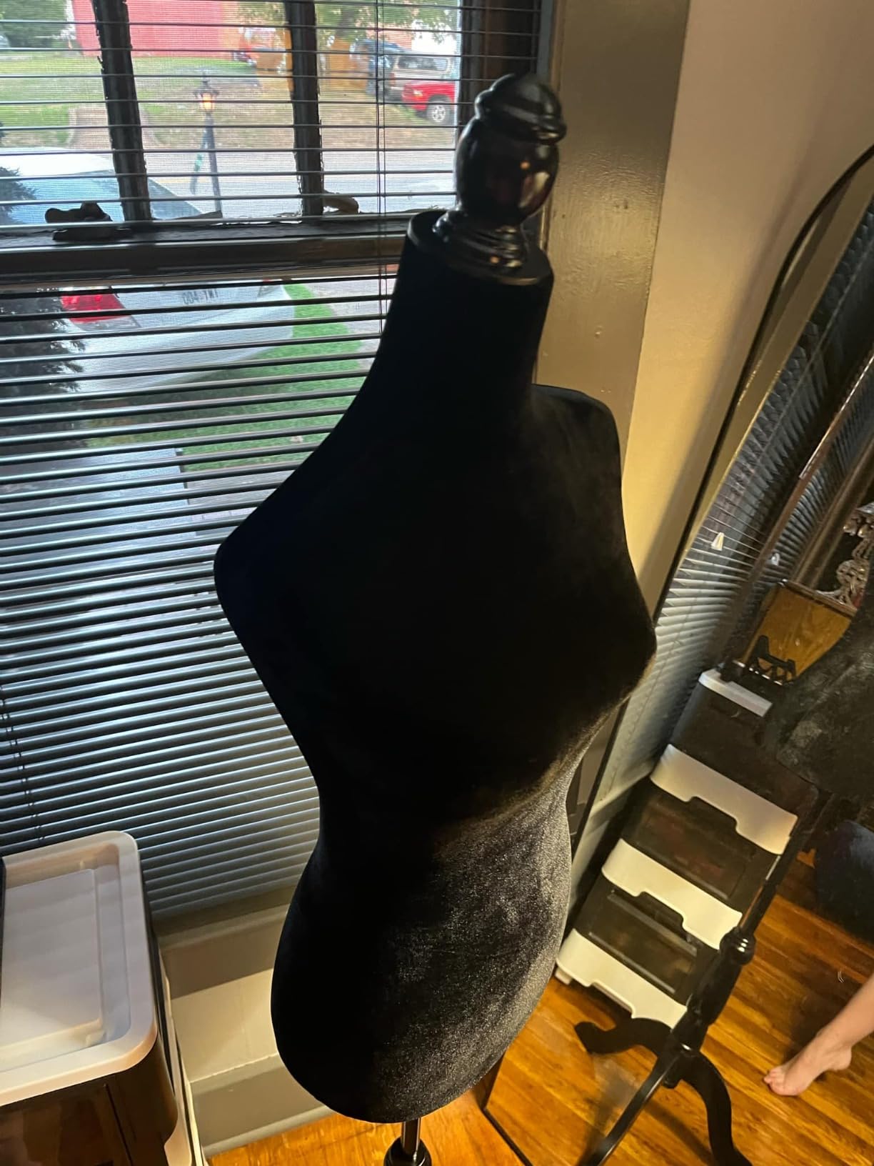 Bonnlo Female Dress Form Pinnable Mannequin Body Torso with Wooden Tripod Base Stand (White, 6) customer photo 1