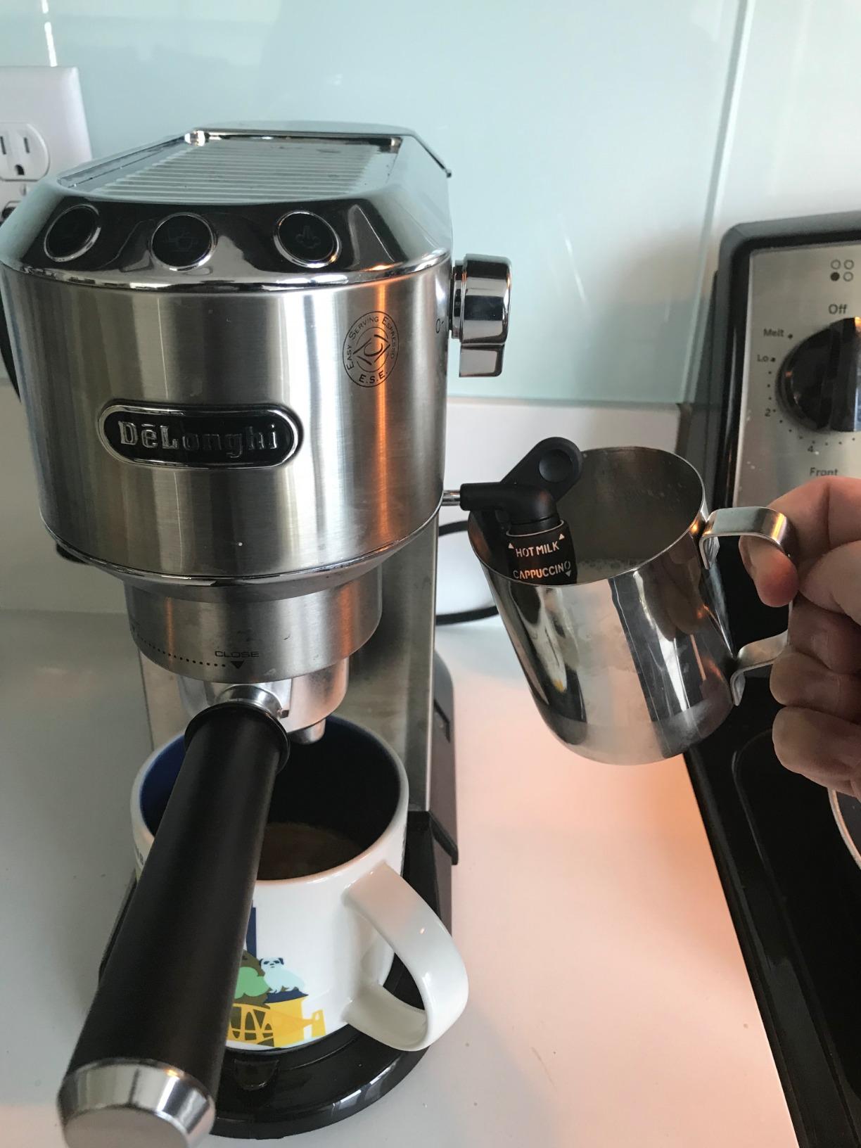 De'Longhi EC685M Dedica Deluxe Automatic Espresso Machine, 15-Bar Pump, 35 oz, Metallic customer photo 1