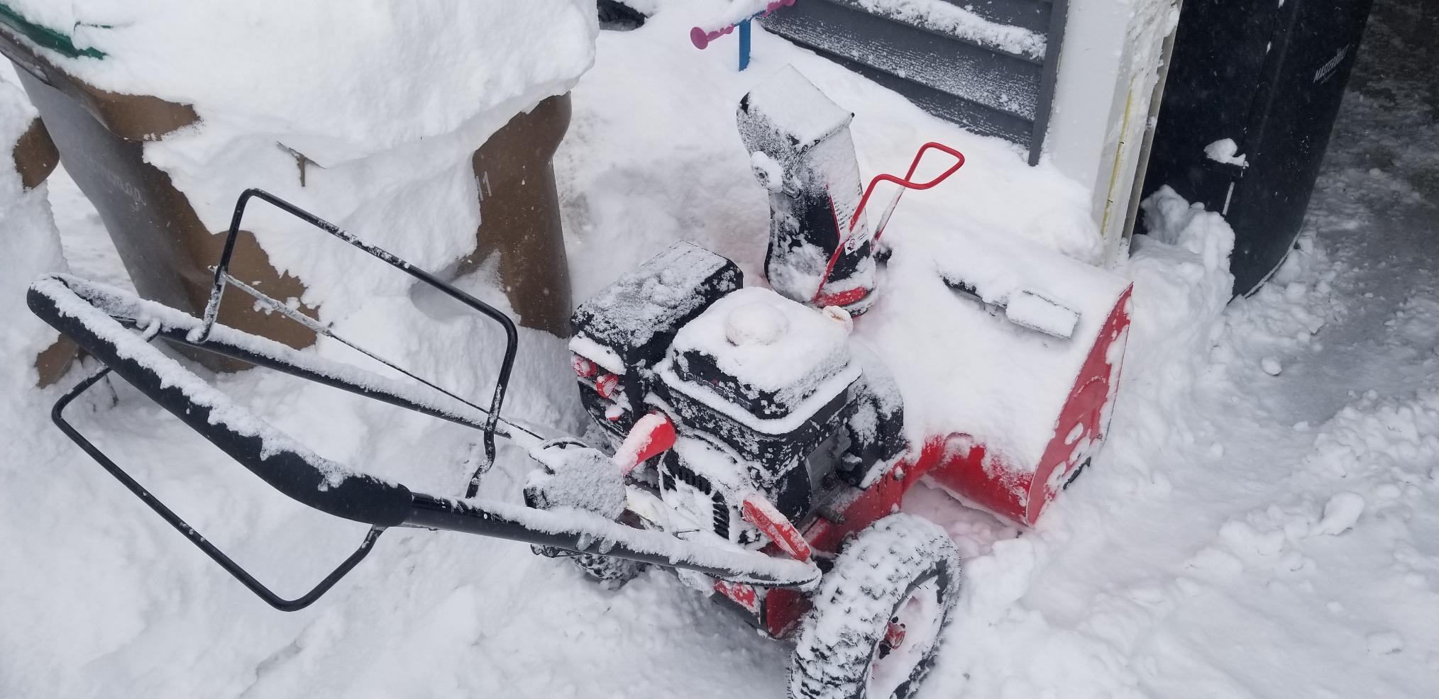 PowerSmart Self-Propelled 2-Stage Gas Snow Blower 24-inch 212cc Engine with Electric Start, Reinforced Steel Housing customer photo 2