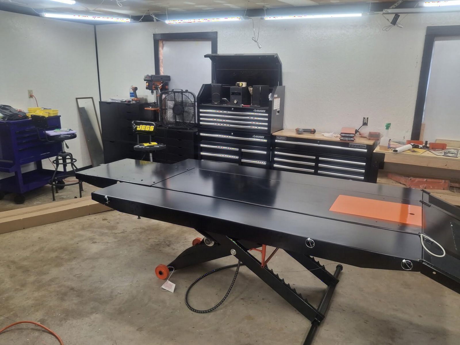 MT1500X 1500LB Air Operated 48