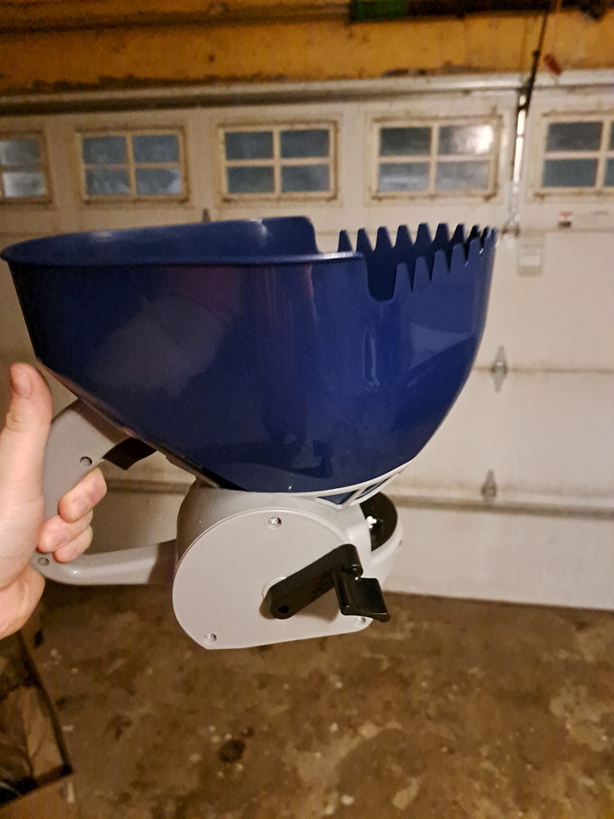 Chapin Hand Crank Salt Spreader, Even Spread for Small Areas | Built-in impeller and gate control; delivers consistent coverage for salt and ice melt applications customer photo 2
