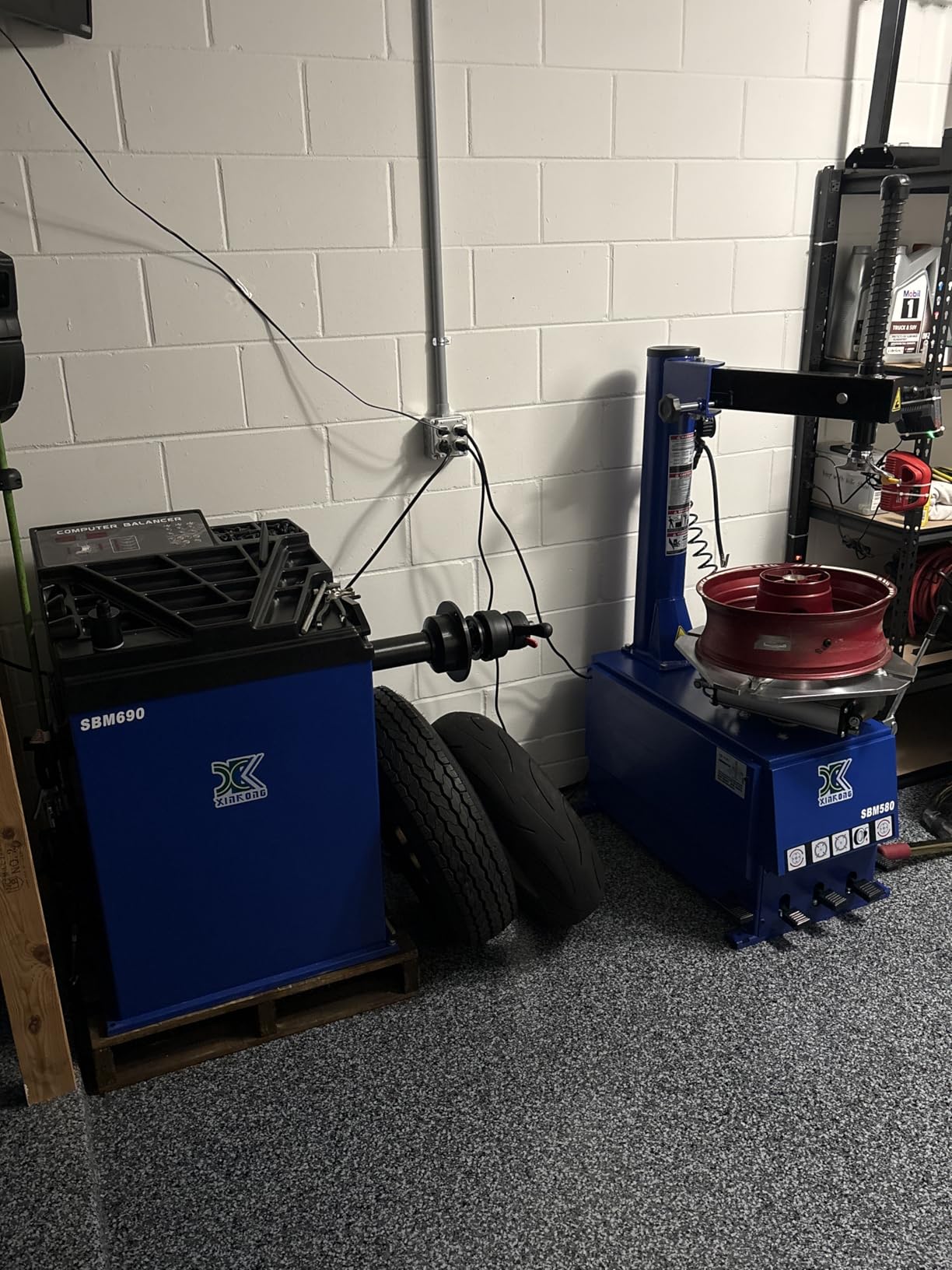 XK Tire Changers Machine and Wheel Balancer Combo,110V,580-690 | Max Tire Diameter 37 in 2.0HP Multi Balancing Modes for Automotive Repair Shops,Home Garages, 36 Month Part Replacements customer photo 1