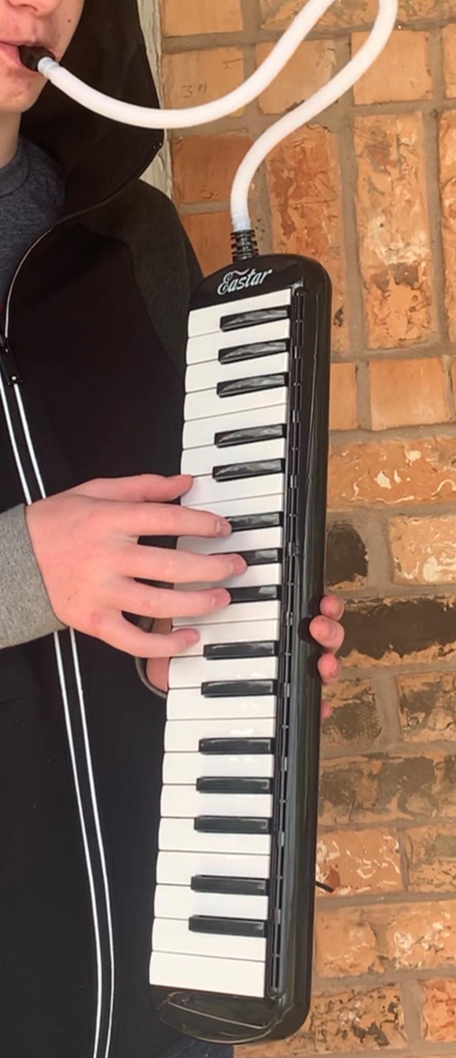 Eastar 37-Key Melodica Beginners Air Piano Keyboard, Tubes & Case, Black customer photo 1