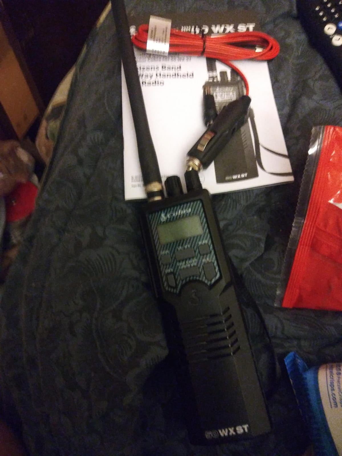 Cobra HH50WXST Handheld CB Radio - Emergency Radio with Access to Full 40 Channels and NOAA Alerts, Earphone Jack, 4 Watt Power Output, Noise Reduction and Dual Channel Monitoring, Black customer photo 1