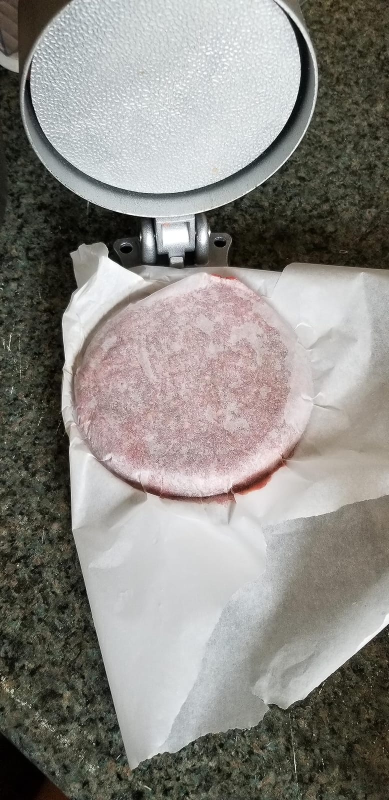 Cuisinart CABP-300 Adjustable Burger Press, Makes 1/4lb to 3/4lb Patties | Hamburger press patty maker for various patty sizes with 4