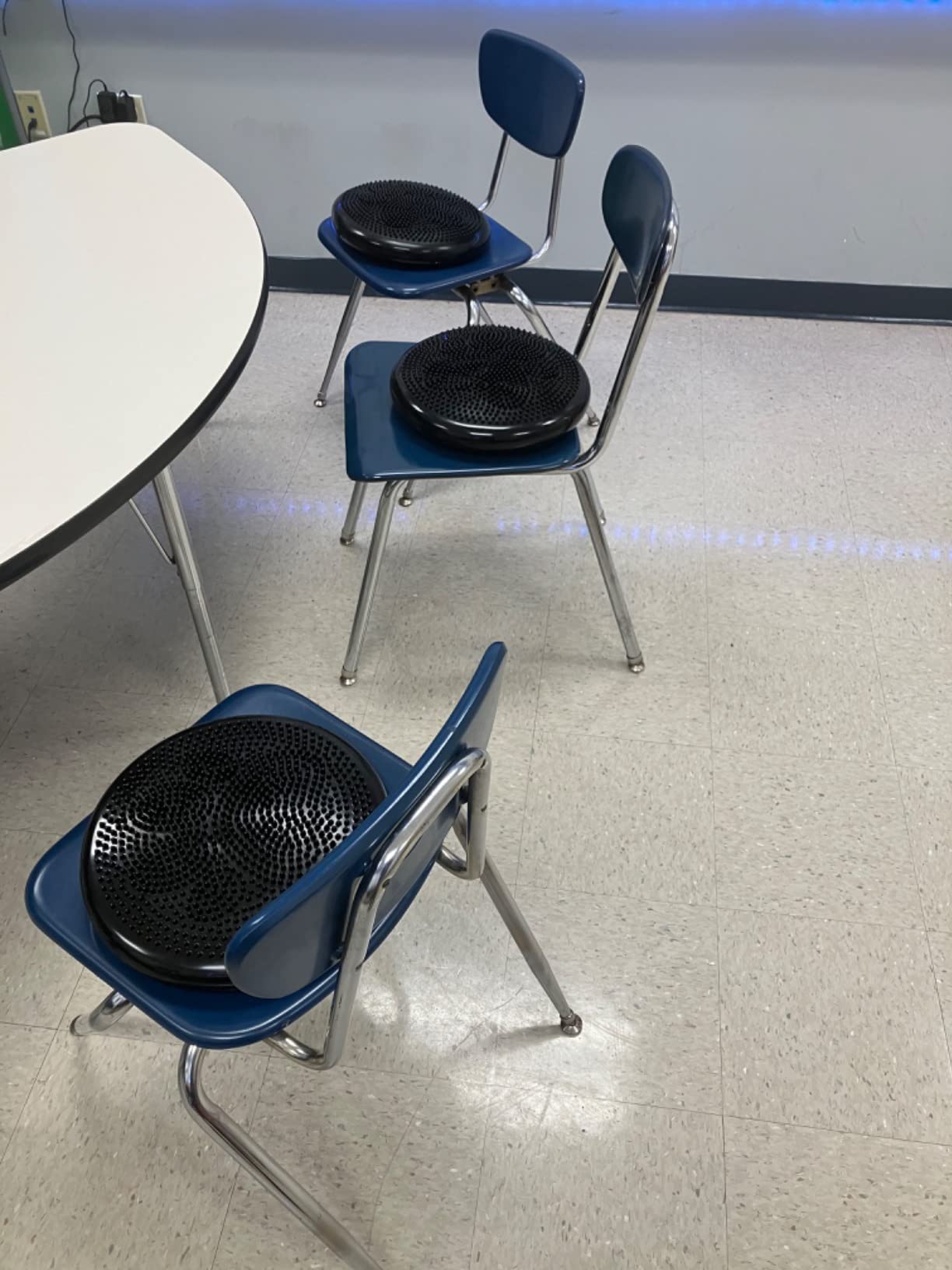 Trideer Wobble Cushion Core Balance Disc, Flexible Seating for Classroom Elementary, Wiggle Seat for Sensory Kids, Balance Pad with Inflation Pump customer photo 1